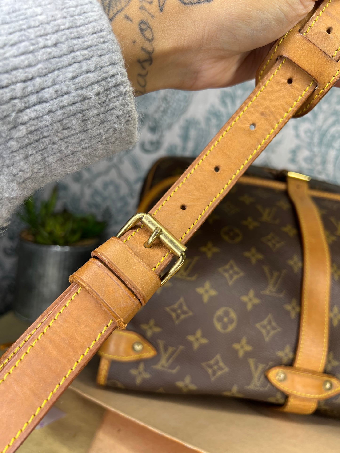 Louis Vuitton Saumur 35
