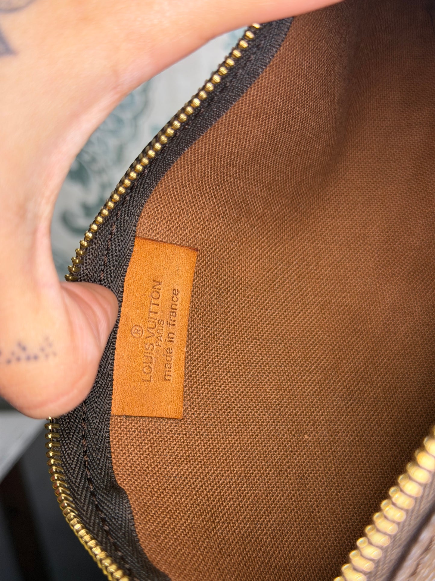 Louis Vuitton Sac Shopping Pouch