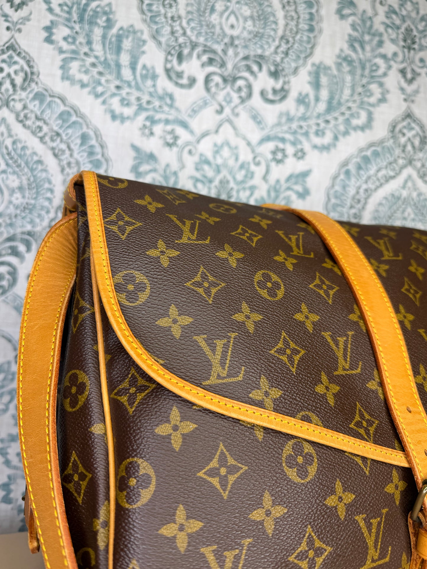 Louis Vuitton Saumur 35