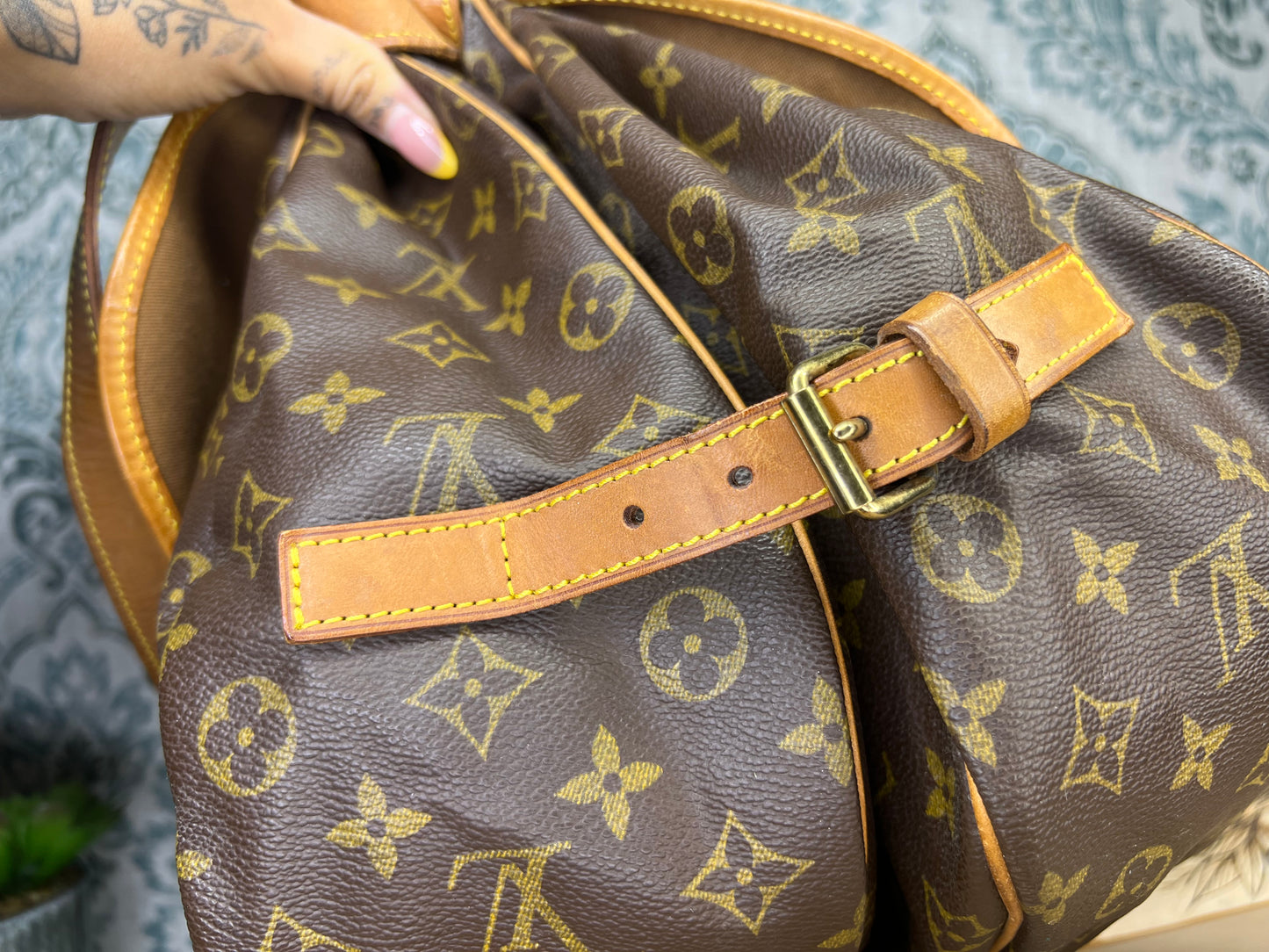 Louis Vuitton Saumur 35