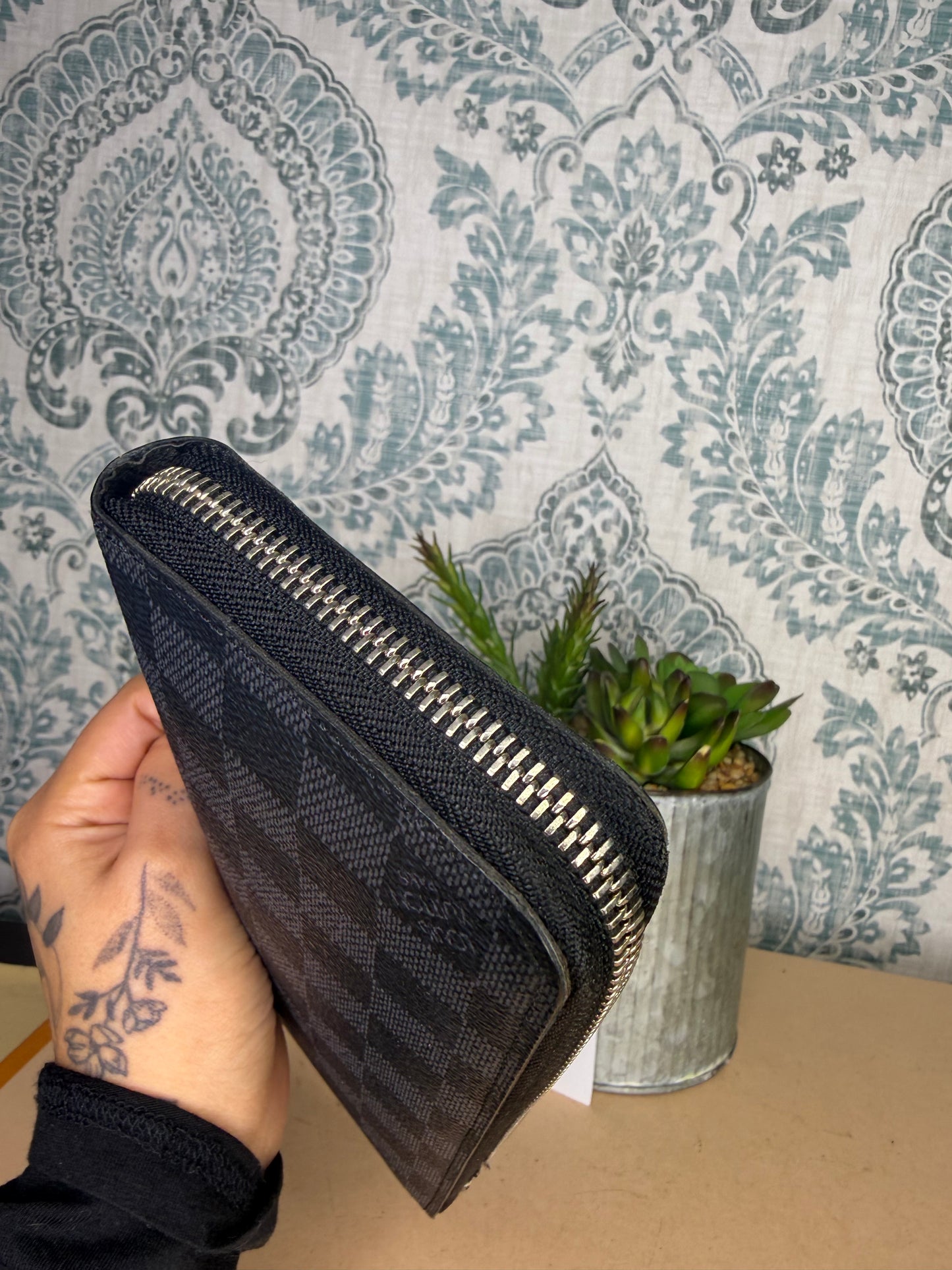 Louis Vuitton Zippy Vertical Wallet