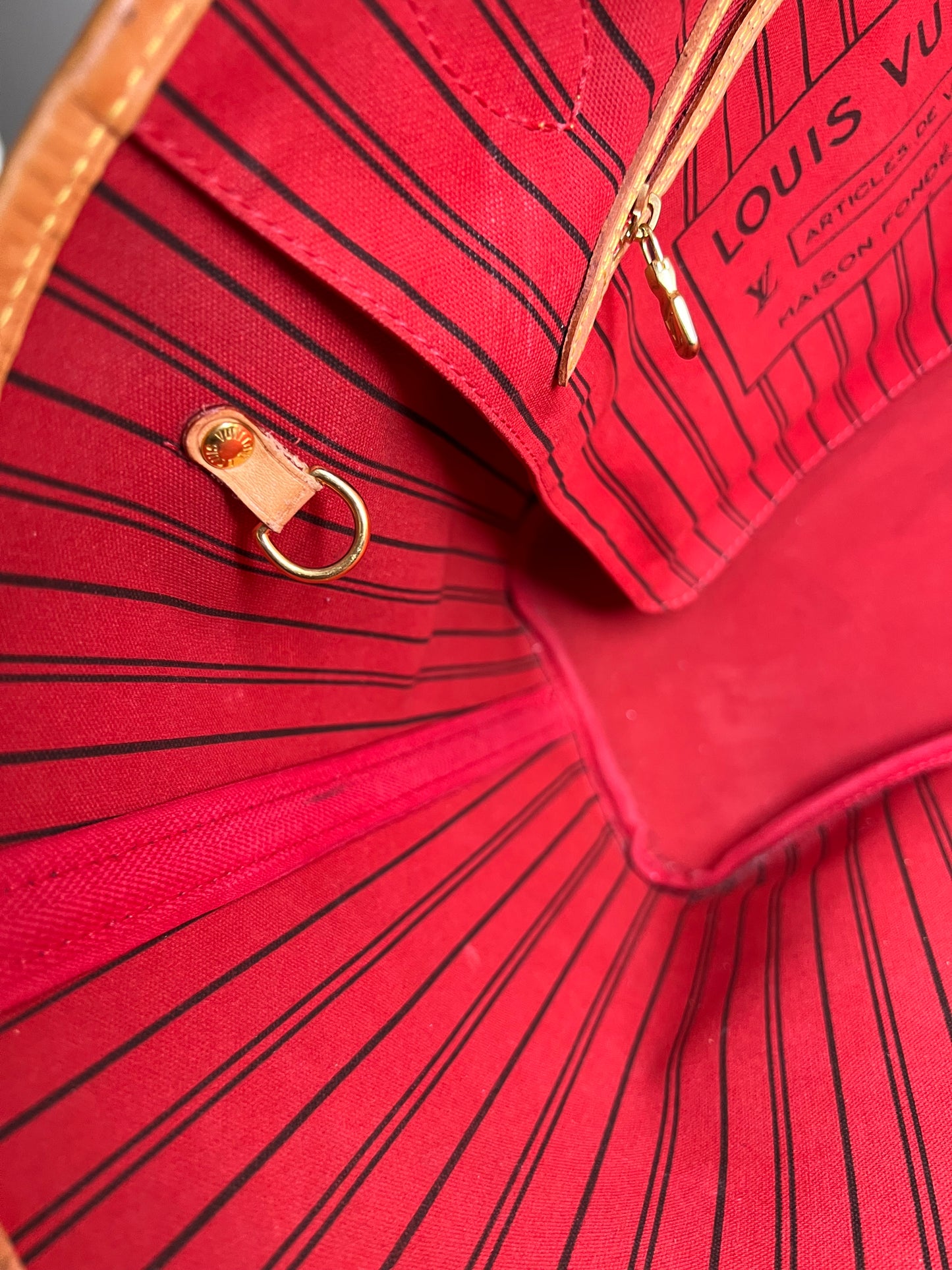 Neverfull MM Cherry Red