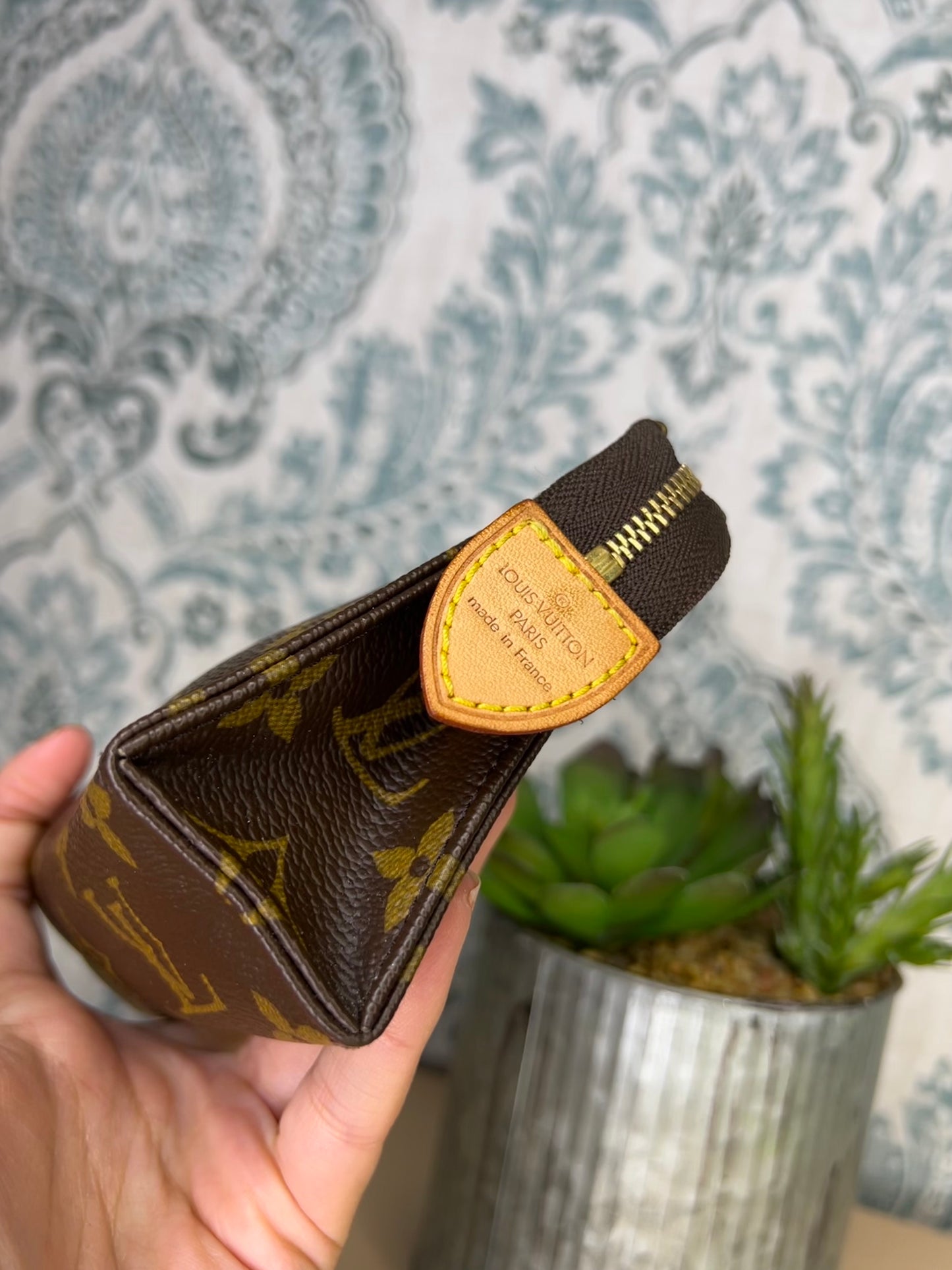 Louis Vuitton Toiletry 15