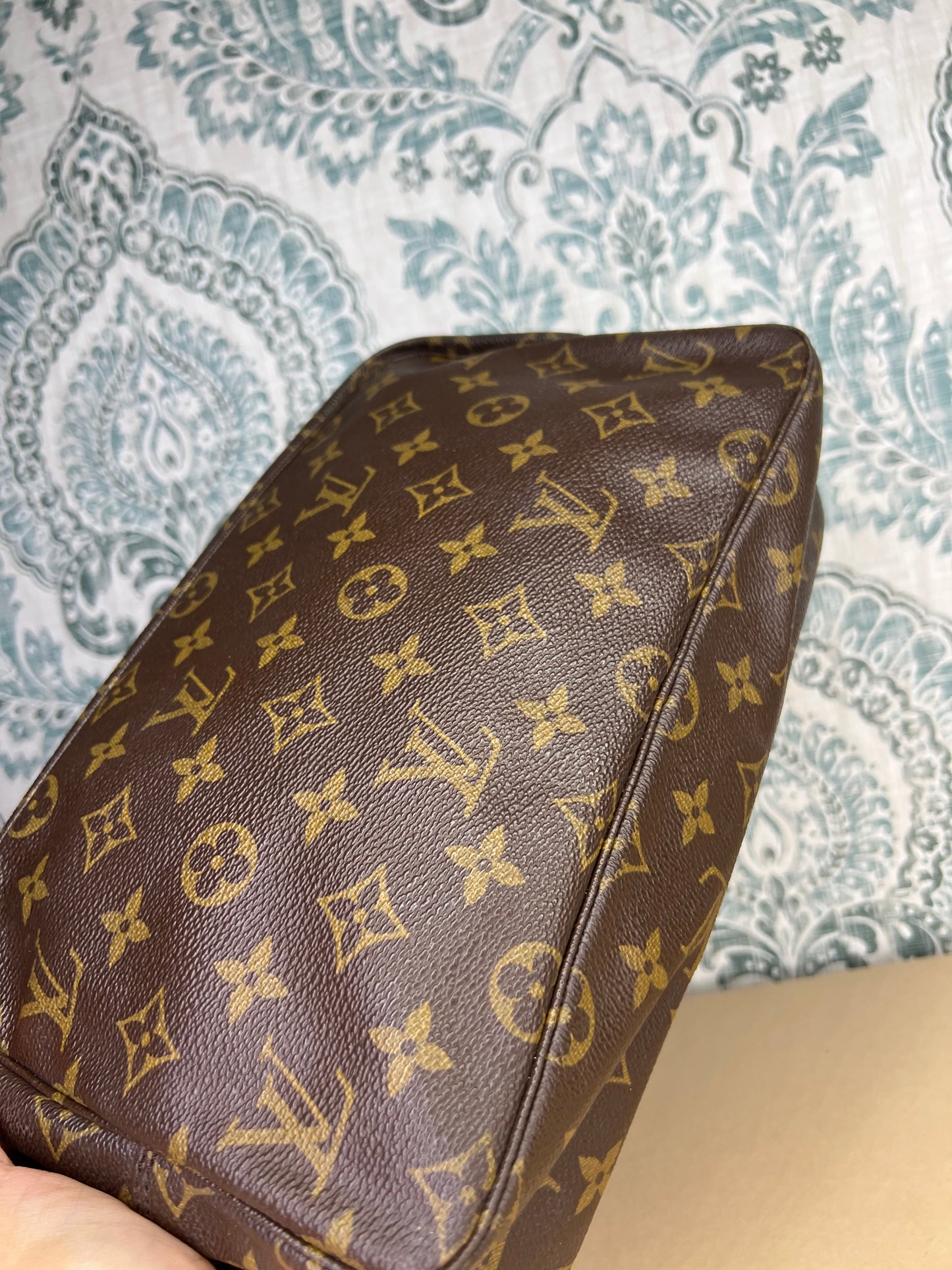 Louis Vuitton Trousse 28