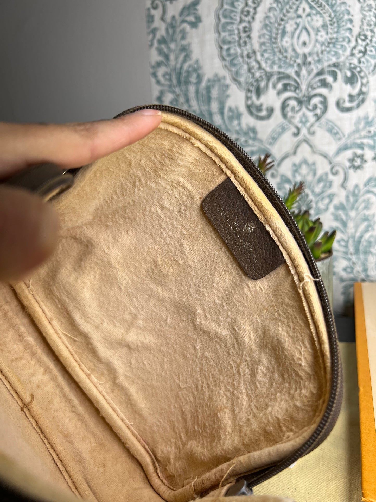 Gucci Supreme Vintage Purse