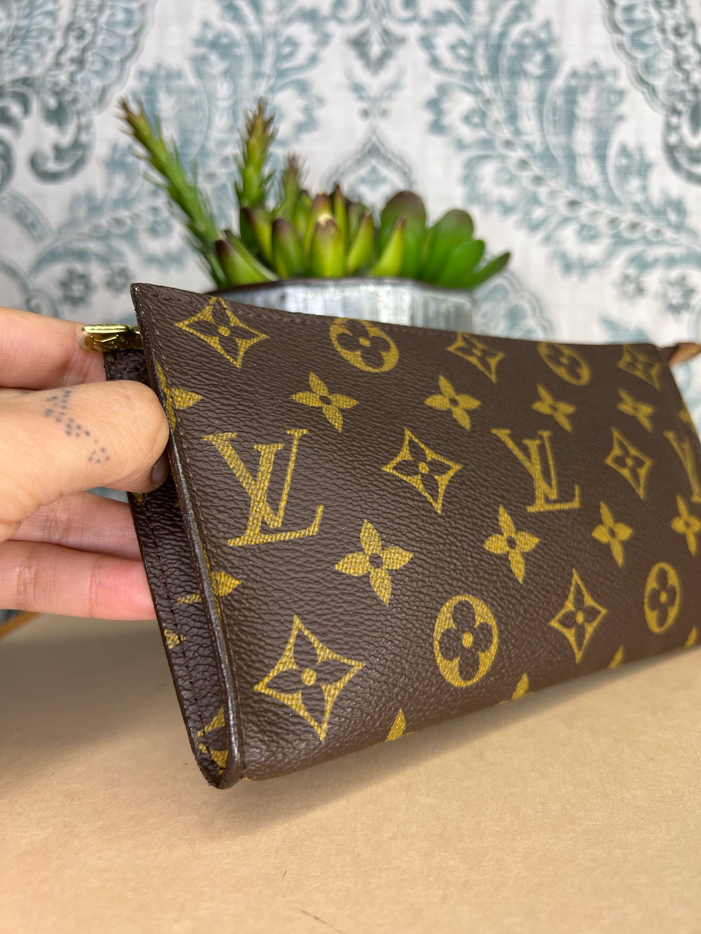 Louis Vuitton Bucket GM Pouch