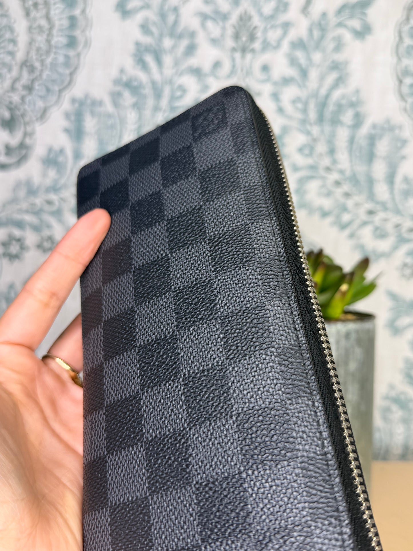 Louis Vuitton Zippy Vertical Wallet