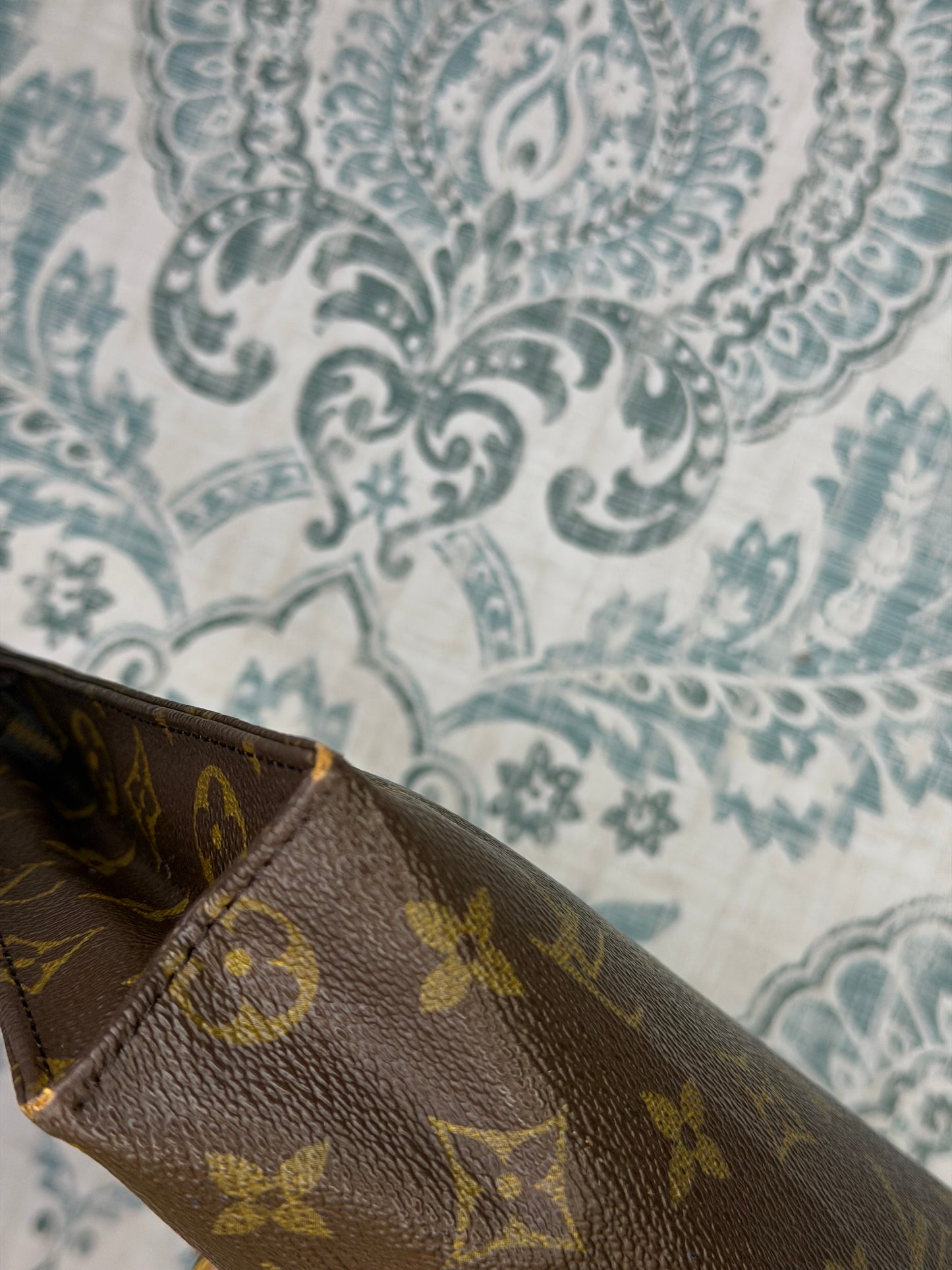 Louis Vuitton Monogram Toiletry 26