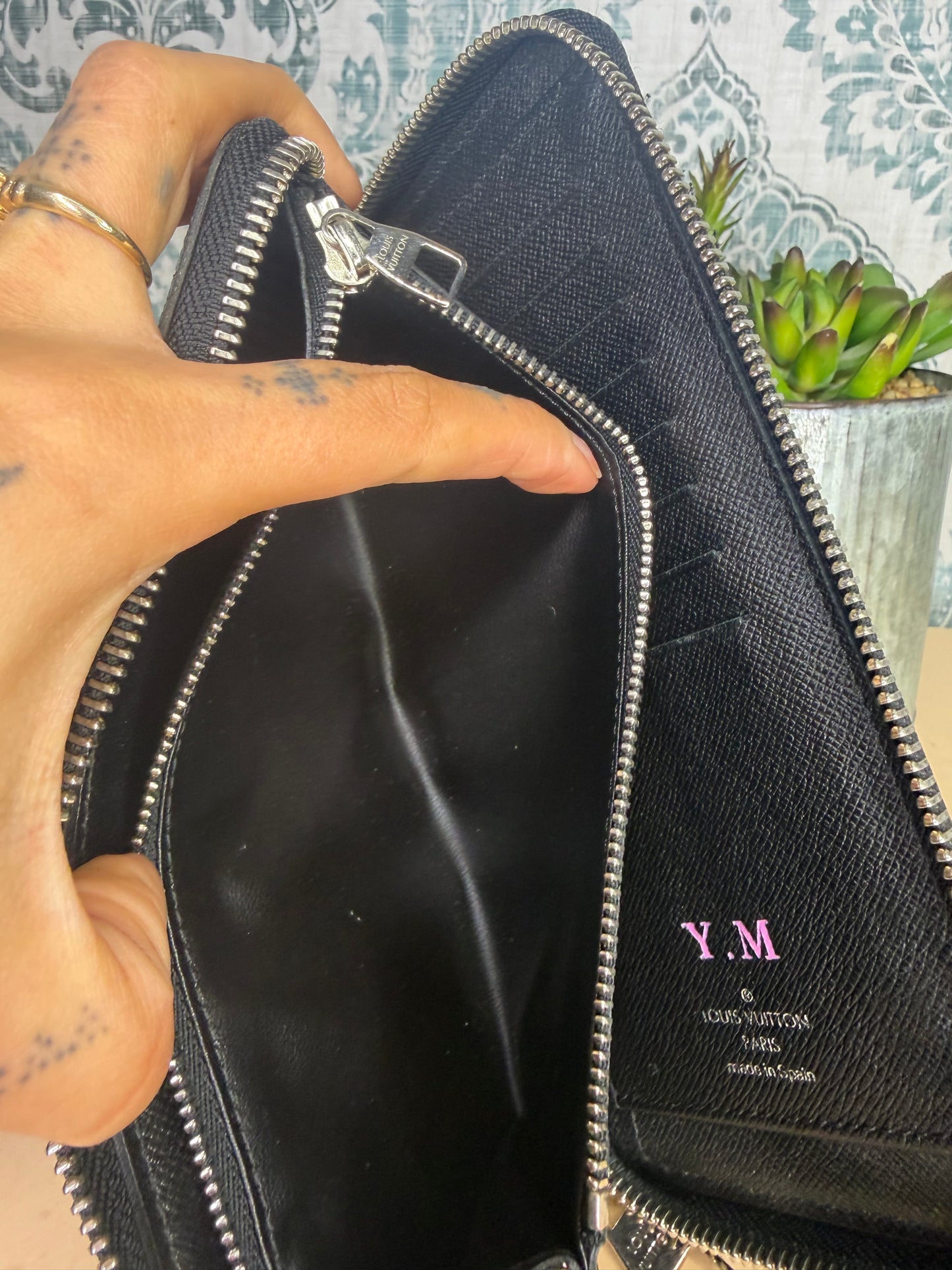 Louis Vuitton Zippy Vertical Wallet