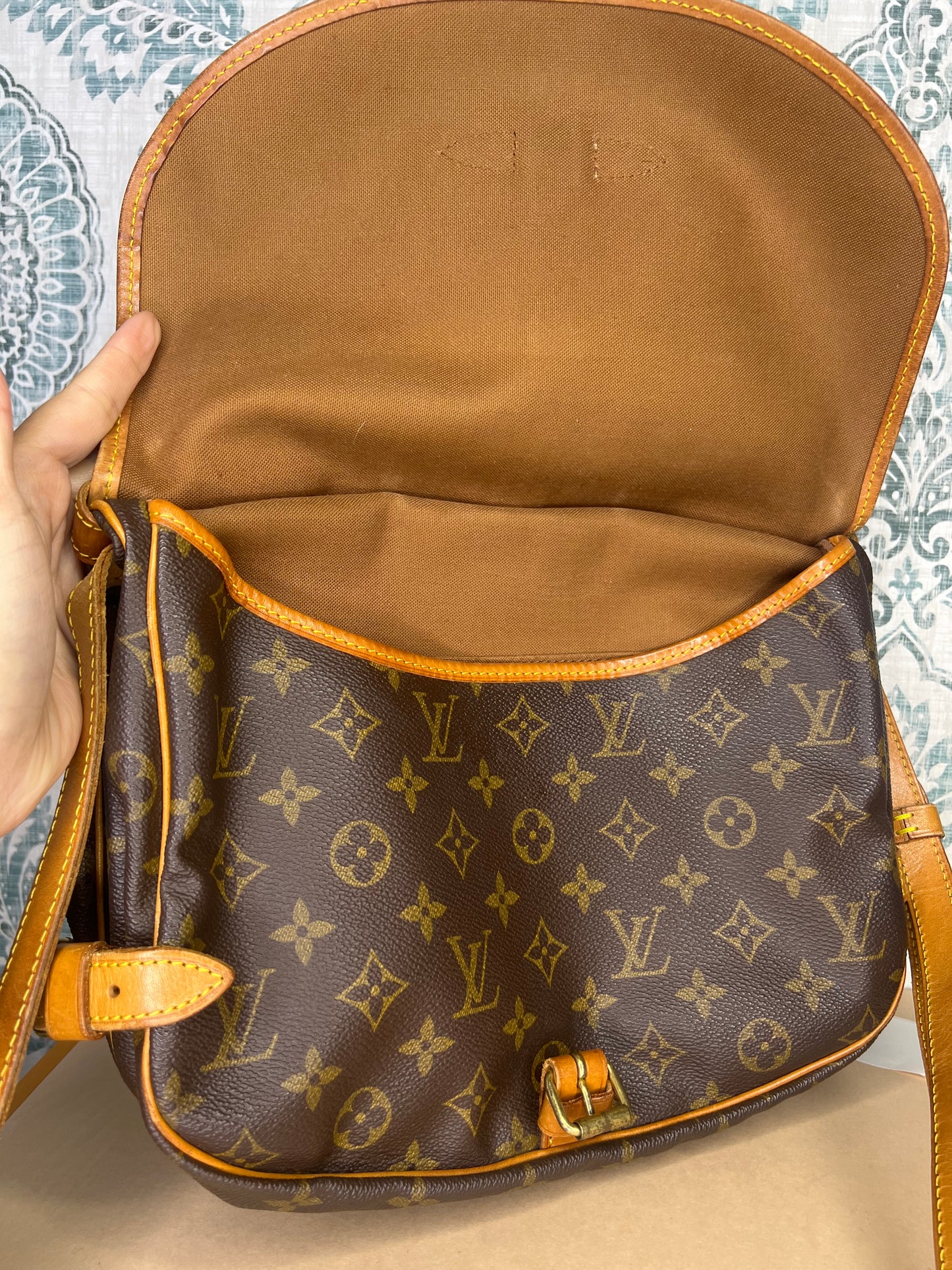 Louis Vuitton Saumur 30