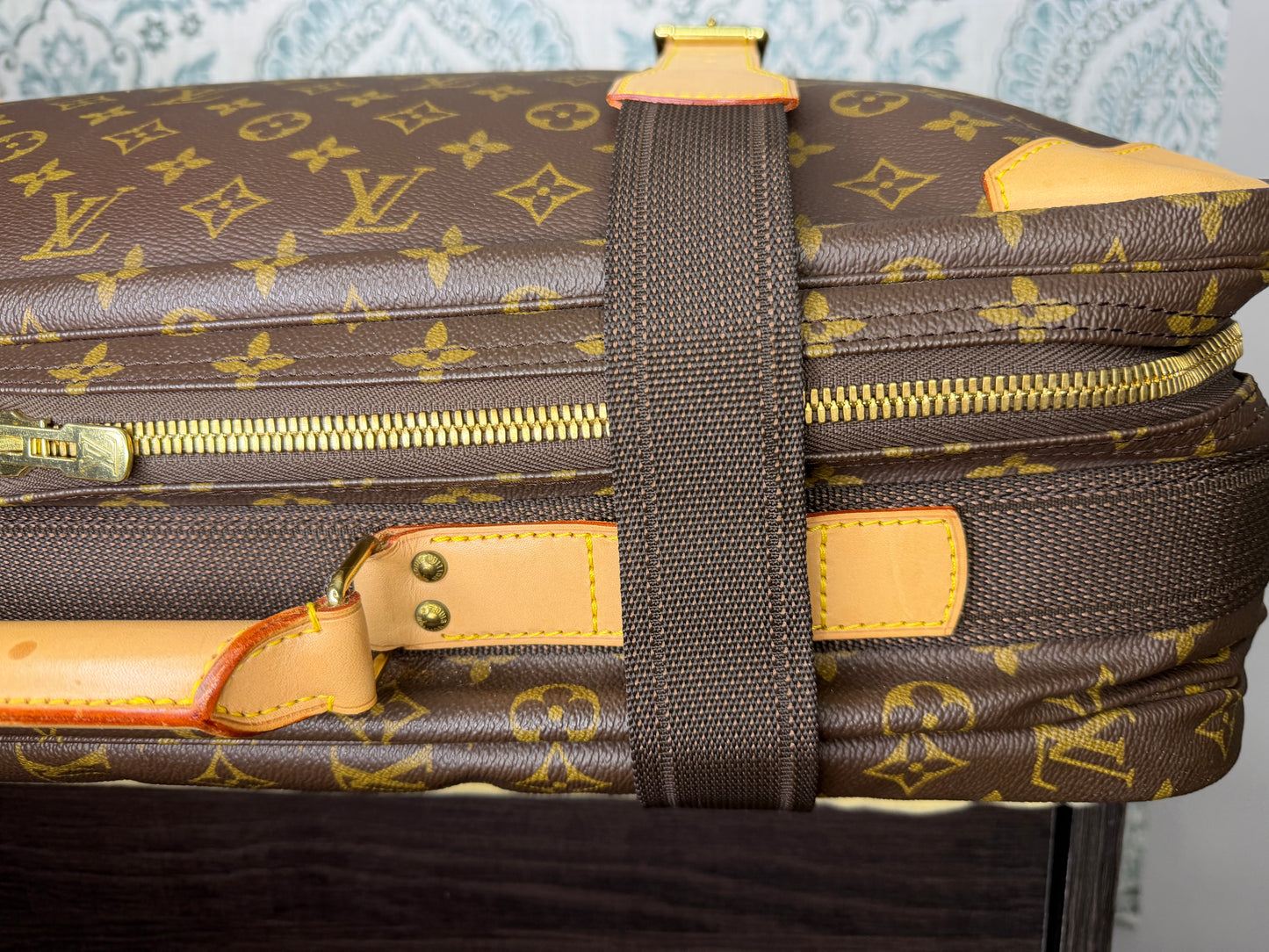 Louis Vuitton Satellite 60 Suit Case