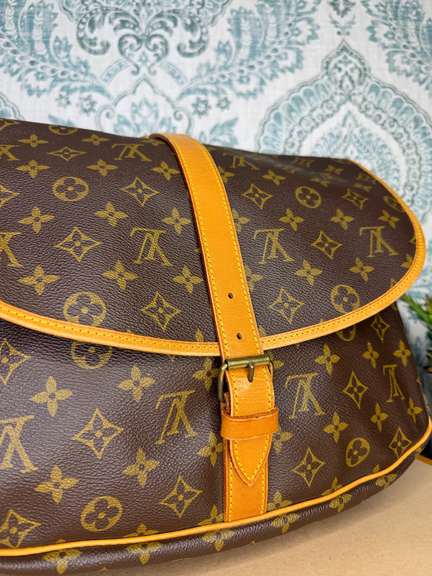 Louis Vuitton Saumur 35