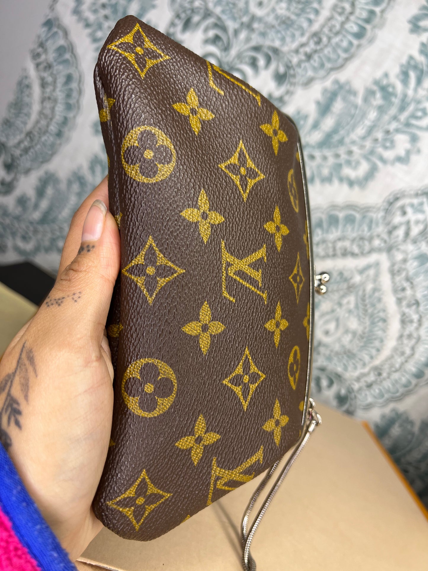 Louis Vuitton Kisslock Wristlet
