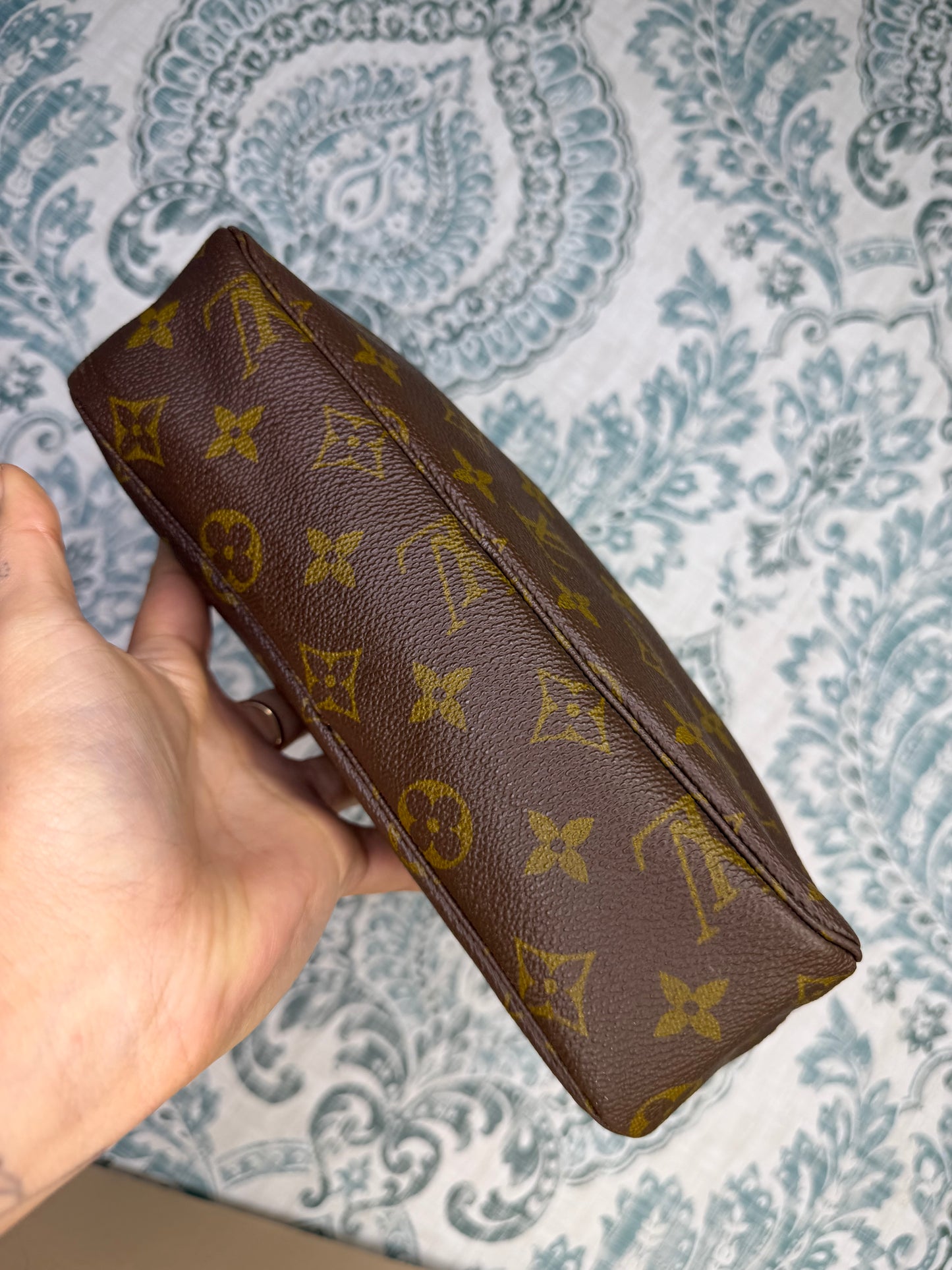 Louis Vuitton Trousse 23