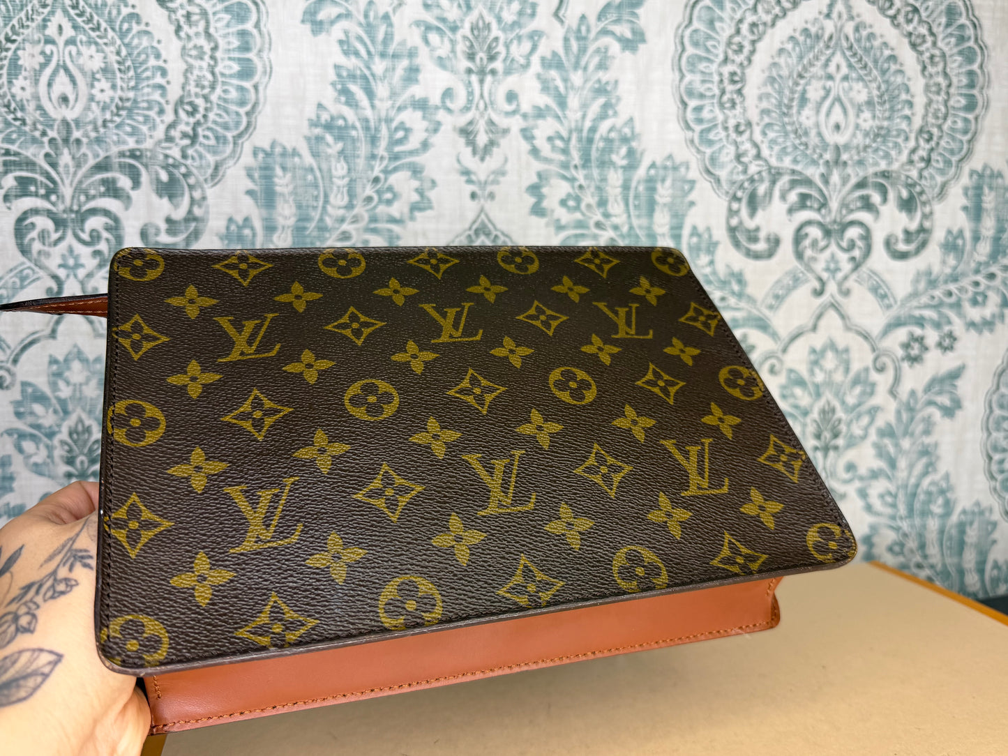 Louis Vuitton Pochette Homme Clutch