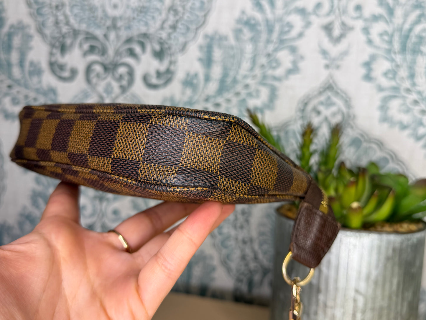 Louis Vuitton Damier Ebene Bucket Pochette