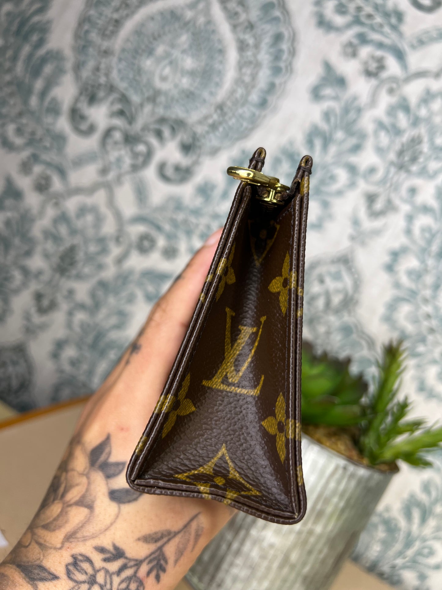 Louis Vuitton Toiletry 15