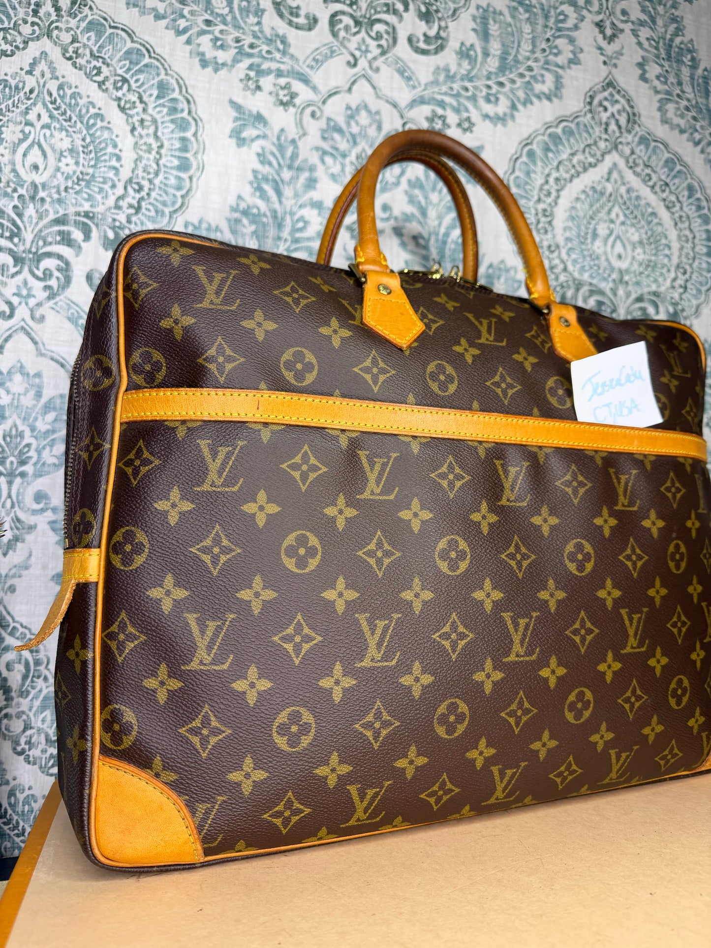 Louis Vuitton Porte Documents Voyage GM