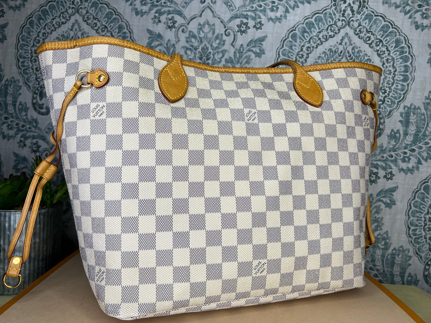 Louis Vuitton Neverfull MM Damier Azur
