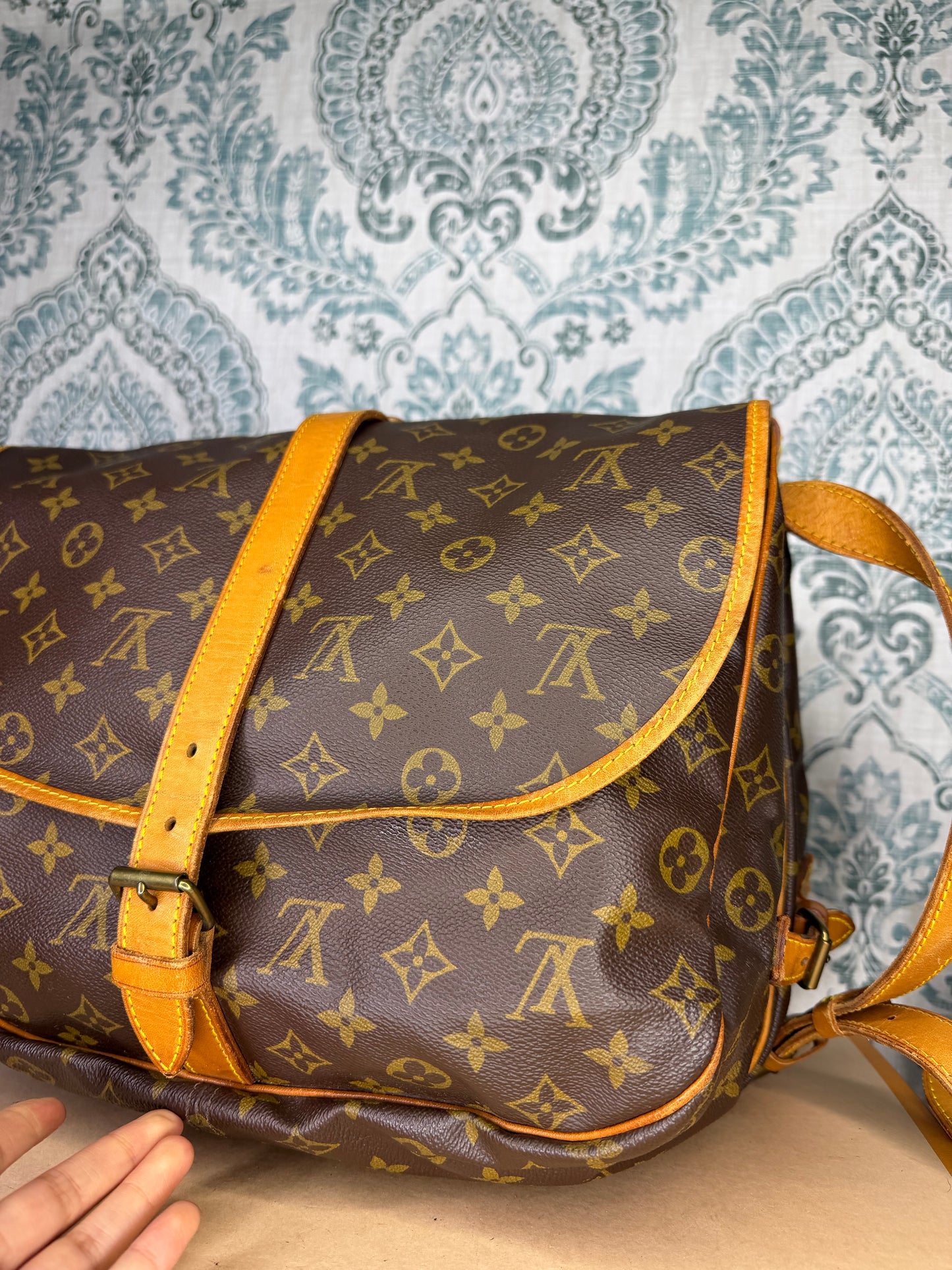 Louis Vuitton Saumur 35