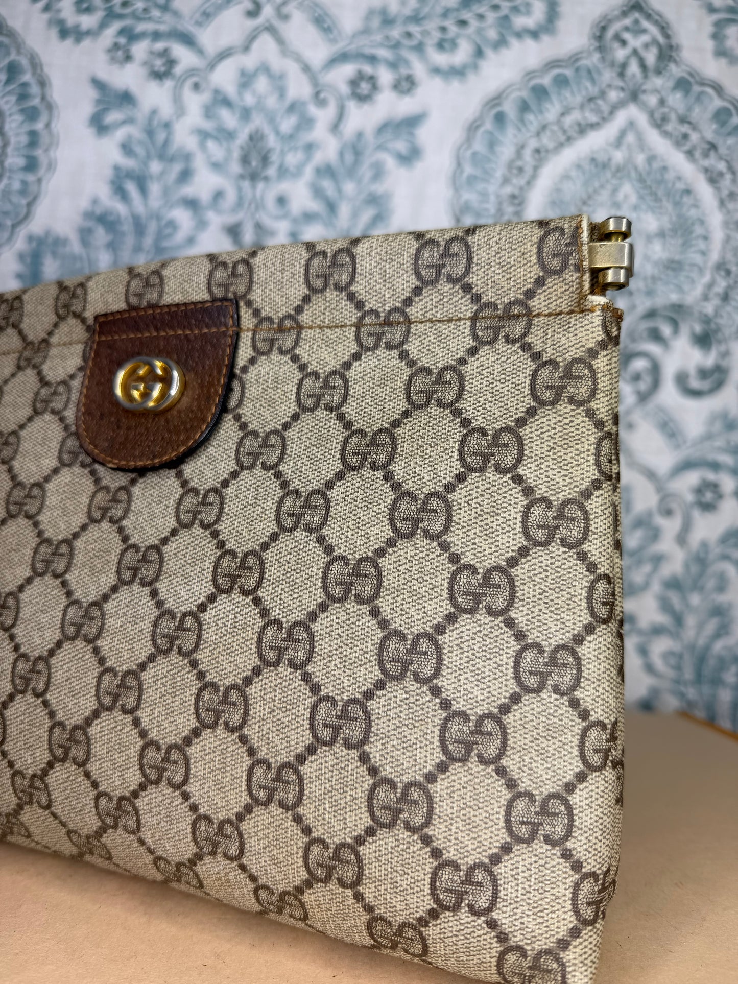 Gucci Supreme Brown Vintage Clutch