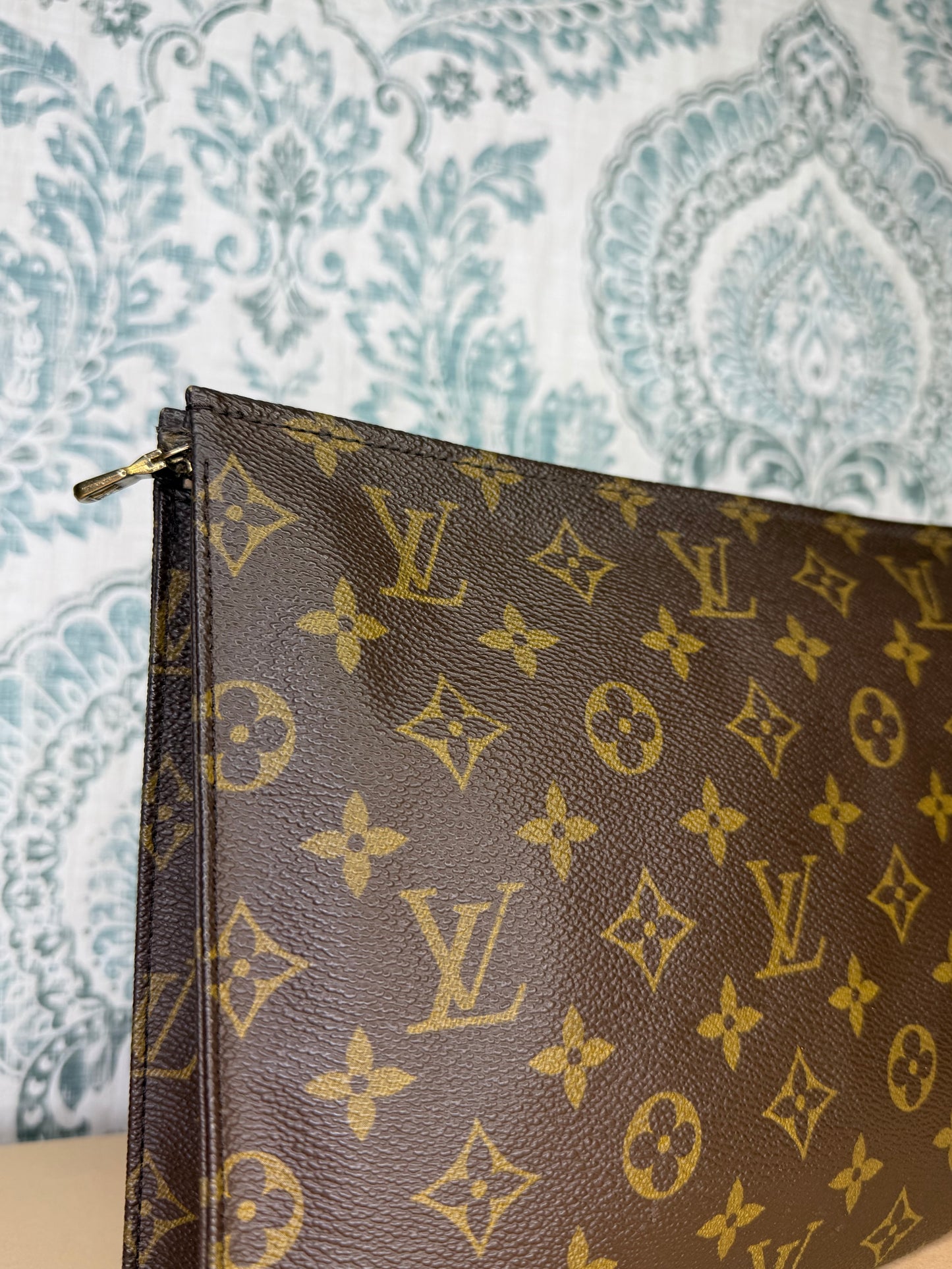 Louis Vuitton Toiletry 26