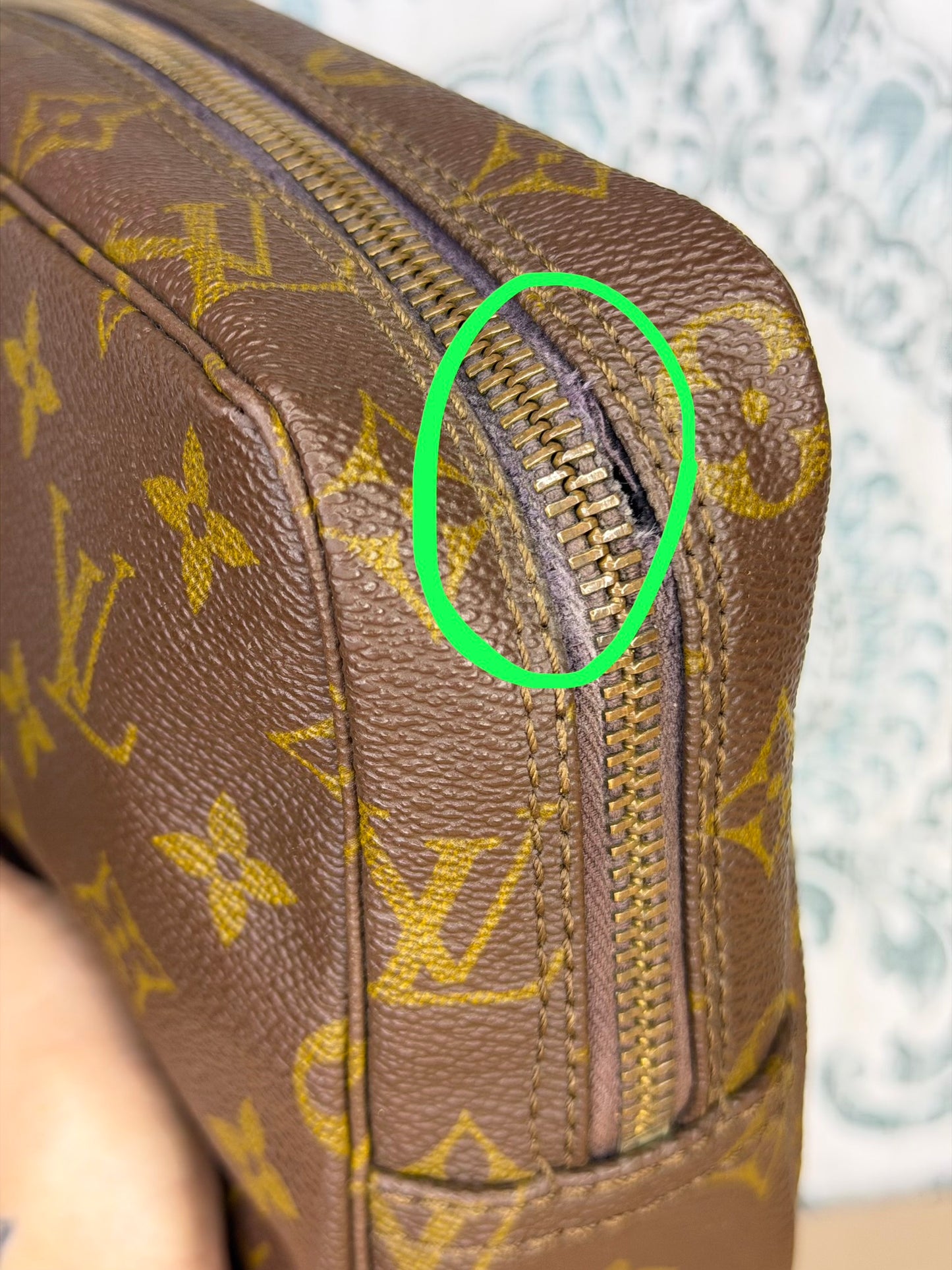 Louis Vuitton Trousse 23