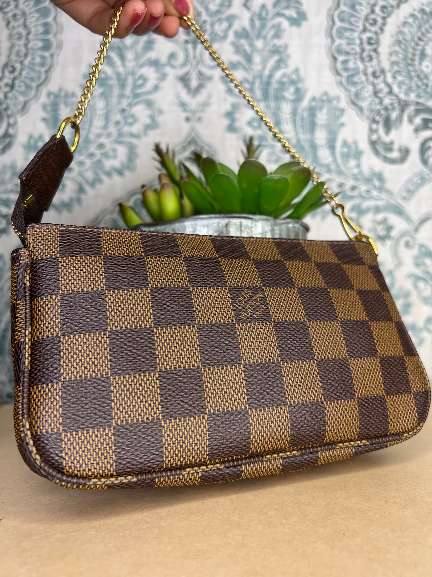 Louis Vuitton Damier Ebene Bucket Pochette