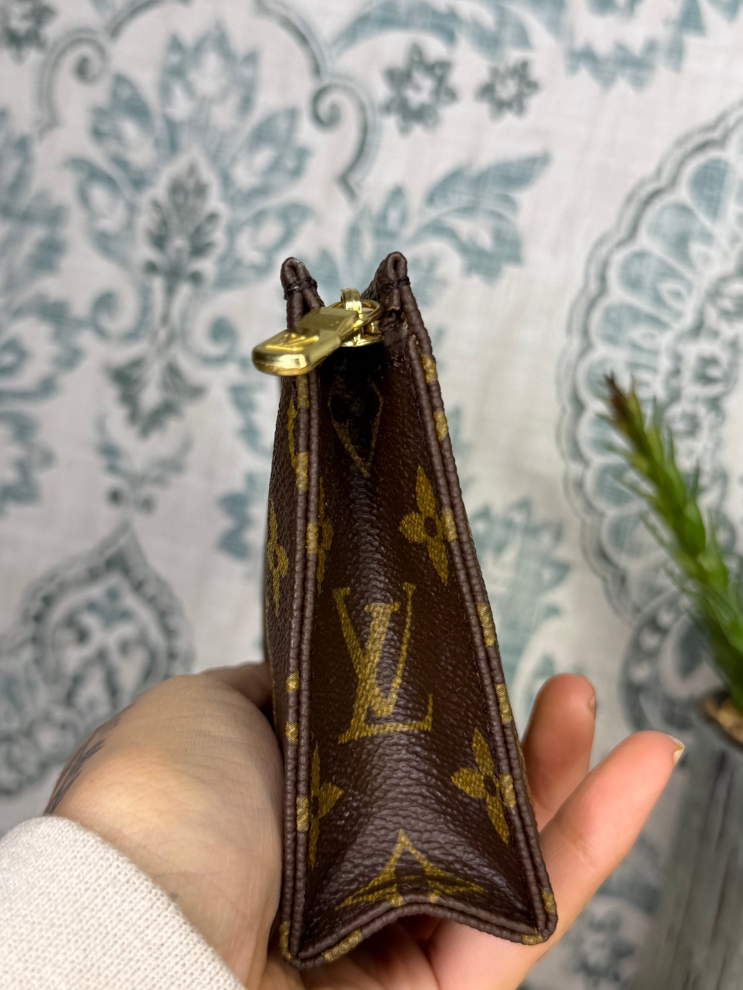 Louis Vuitton Toiletry 15