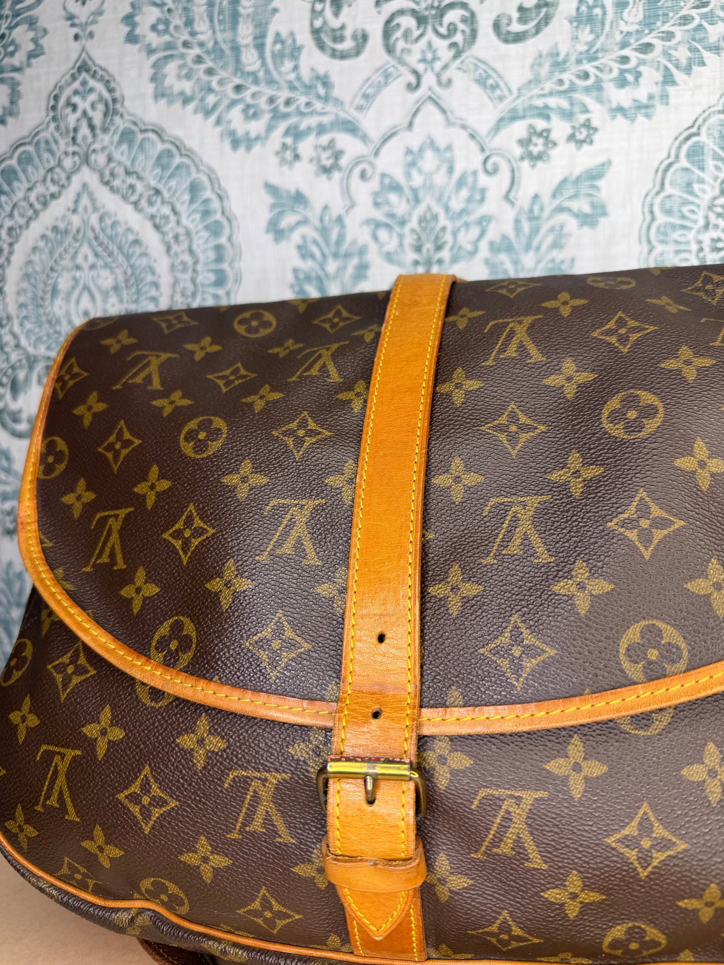 Louis Vuitton Saumur 35