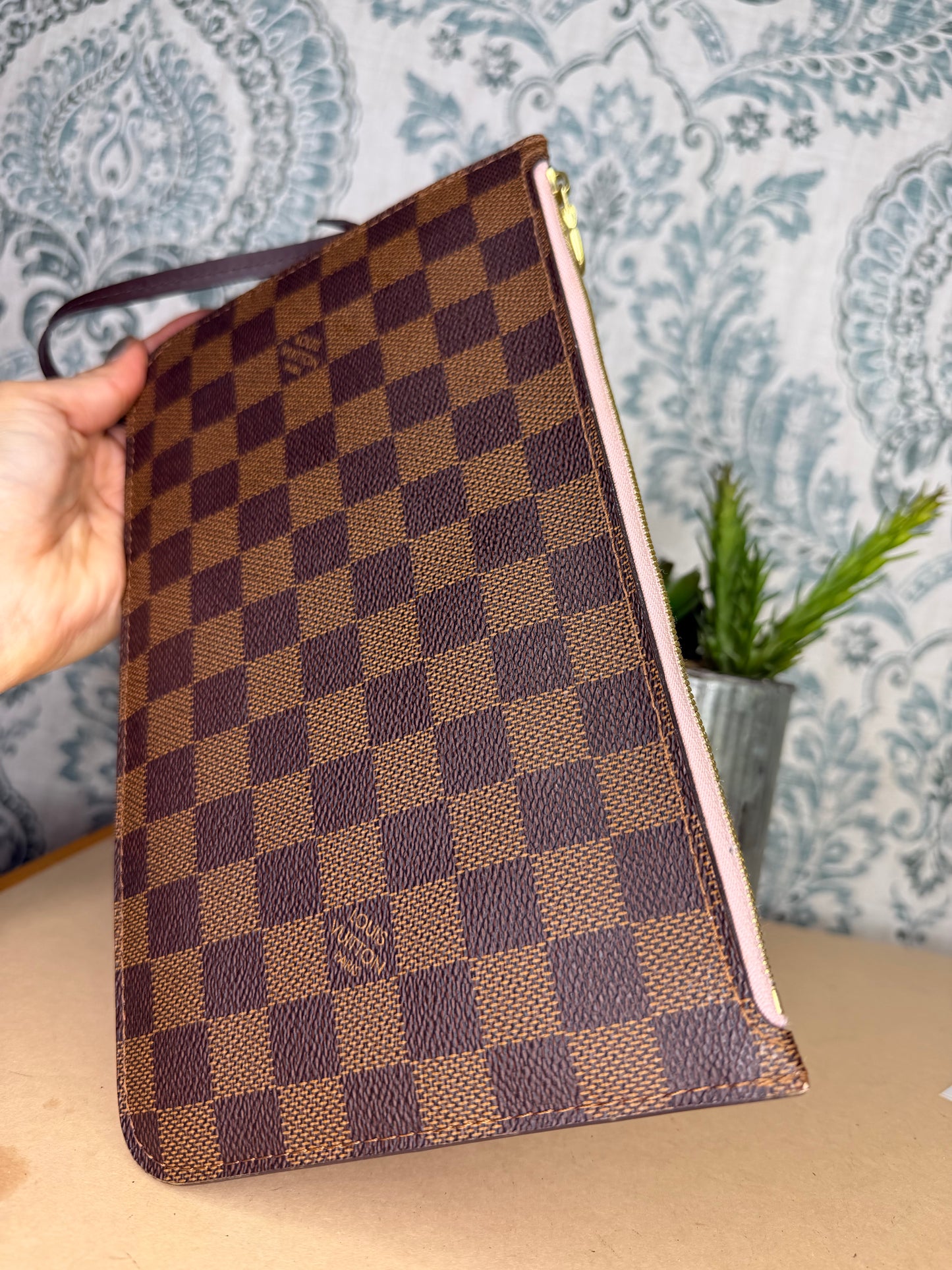 Louis Vuitton Neverfull Pouch Damier Ebene