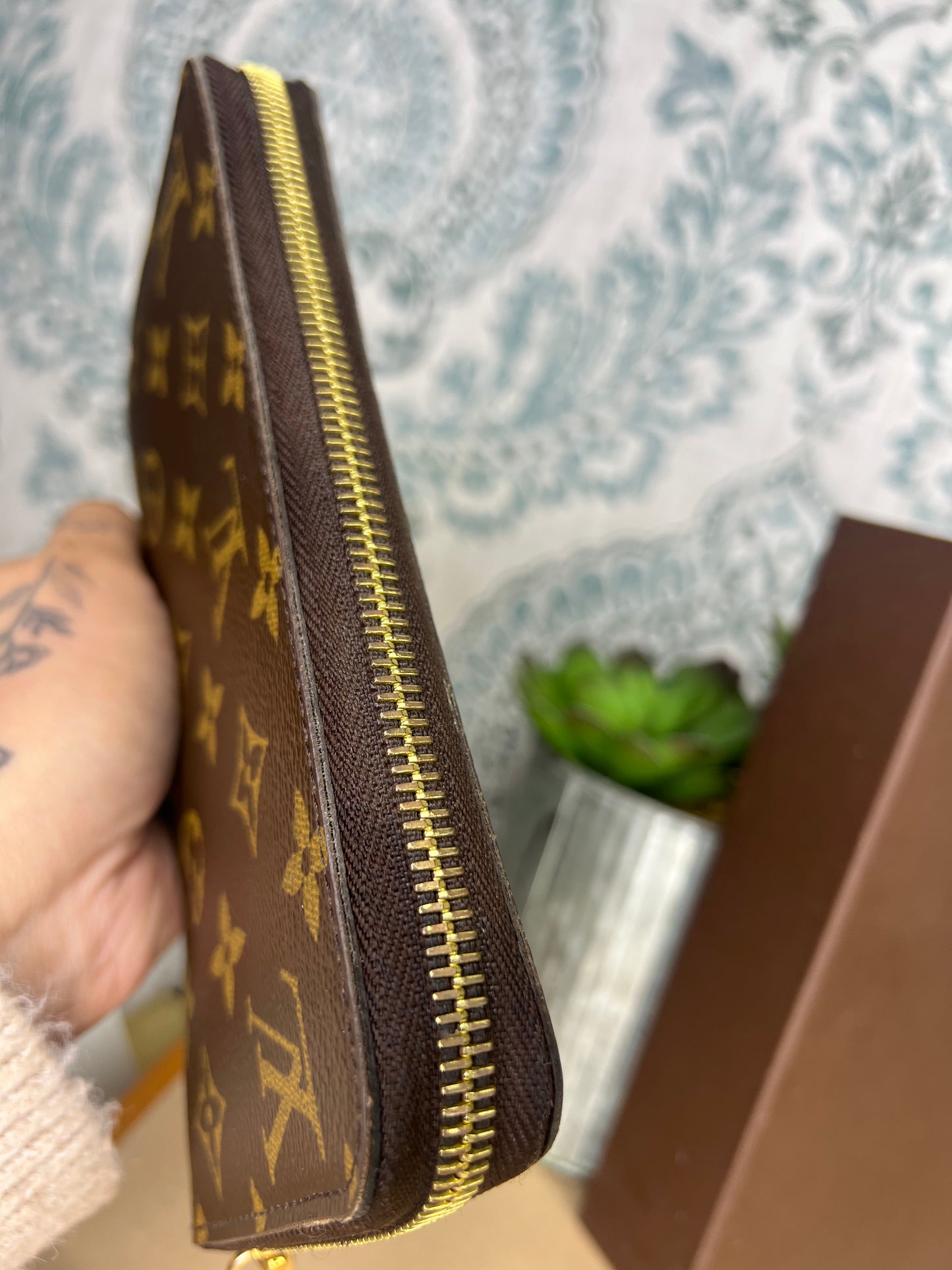 Louis Vuitton Monogram Zippy Wallet