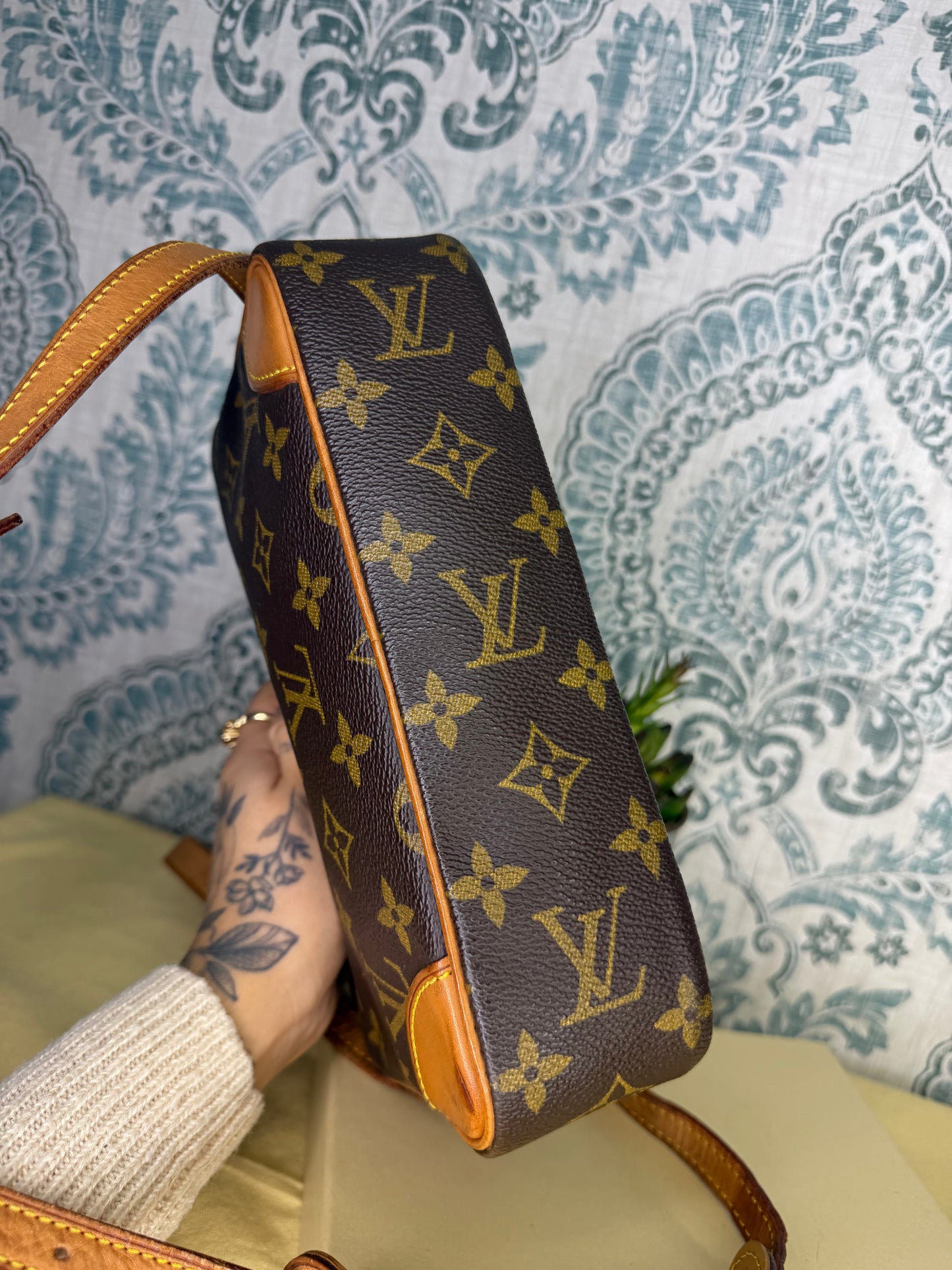 Louis Vuitton Trocadero 23