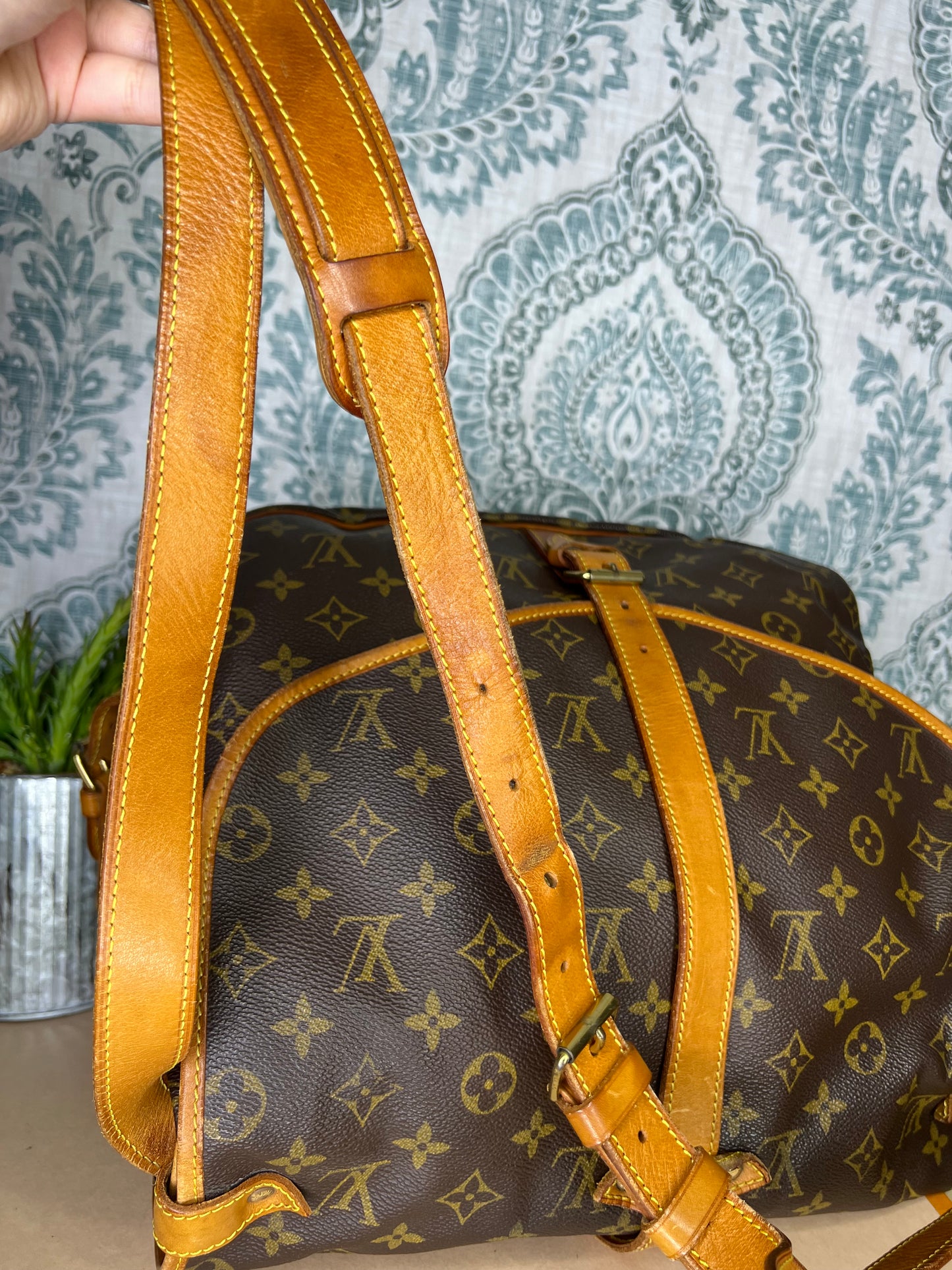 Louis Vuitton Saumur 35