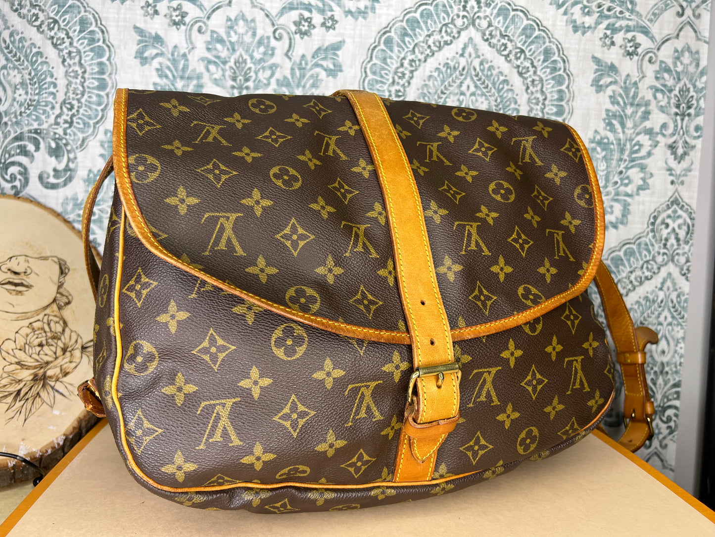 Louis Vuitton Saumur 35