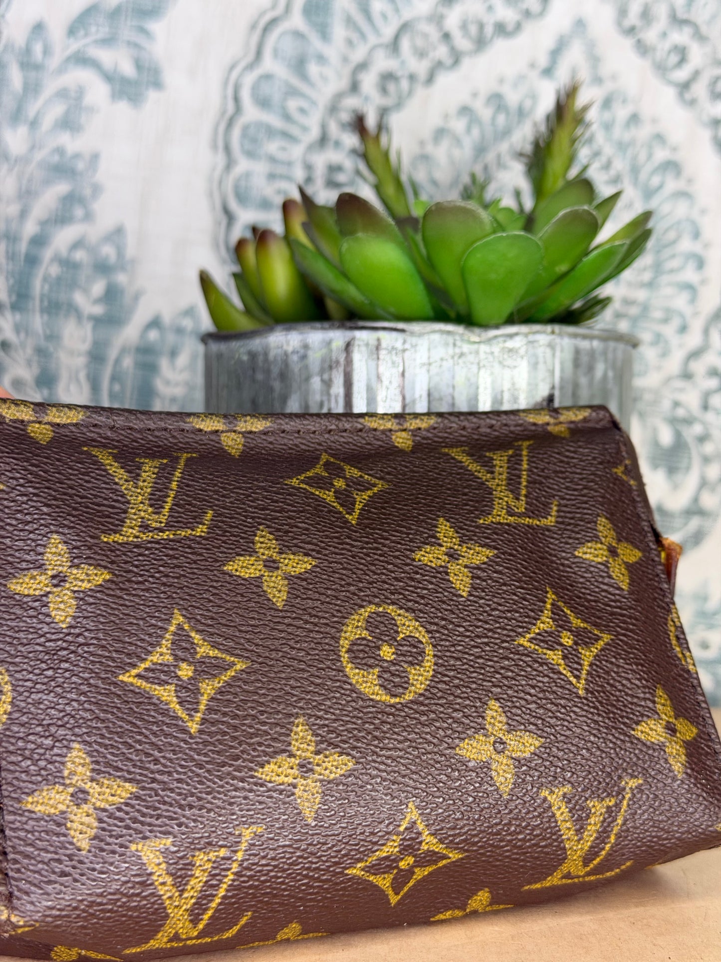 Louis Vuitton Toiletry 15