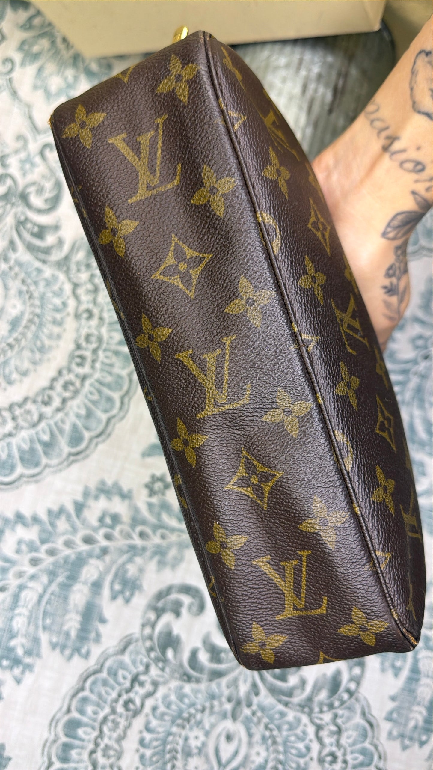 Louis Vuitton Trousse 23