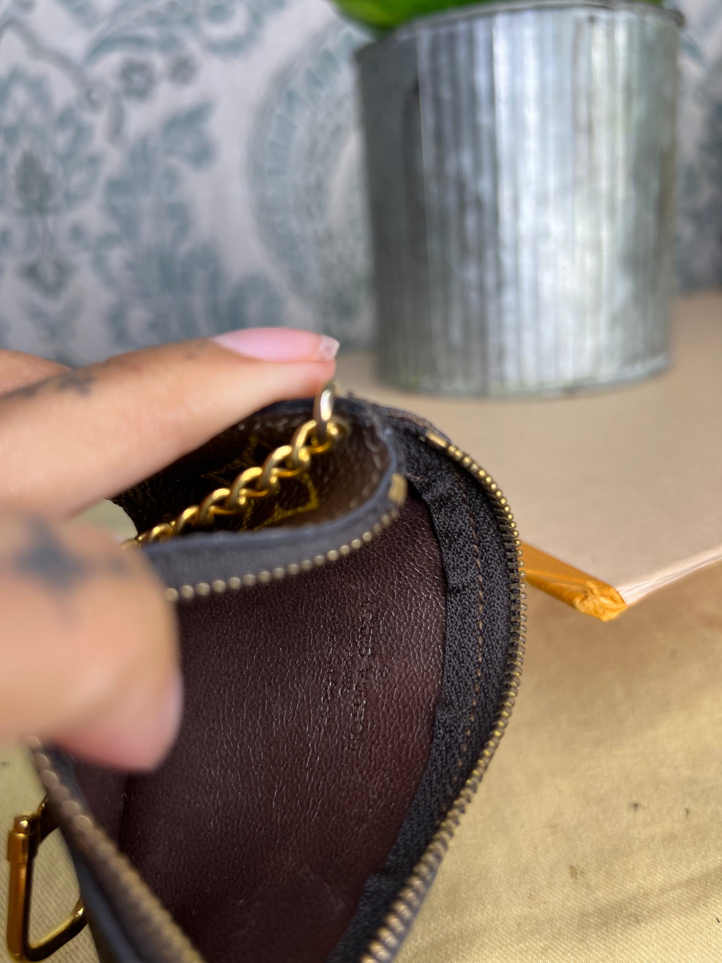 Louis Vuitton Monogram Vintage Key Cles