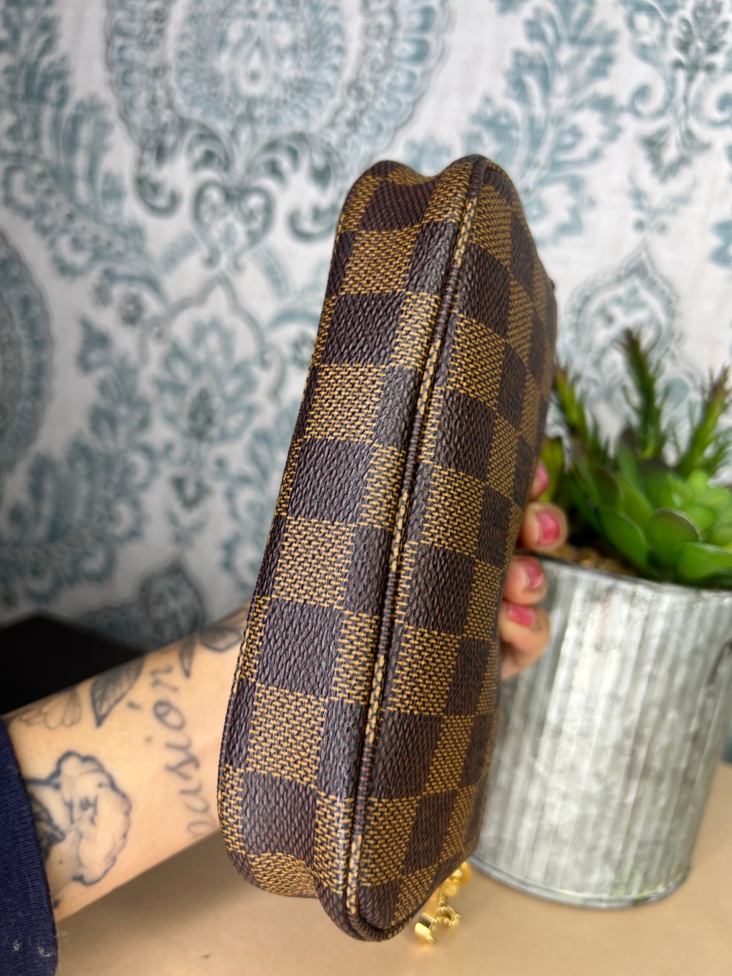 Louis Vuitton Damier Ebene Bucket Pochette