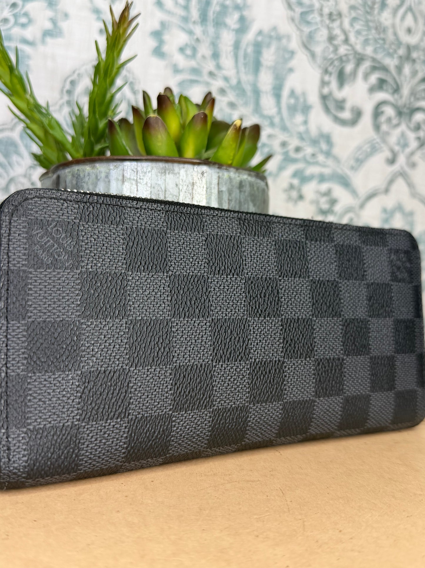 Louis Vuitton Zippy Vertical Wallet