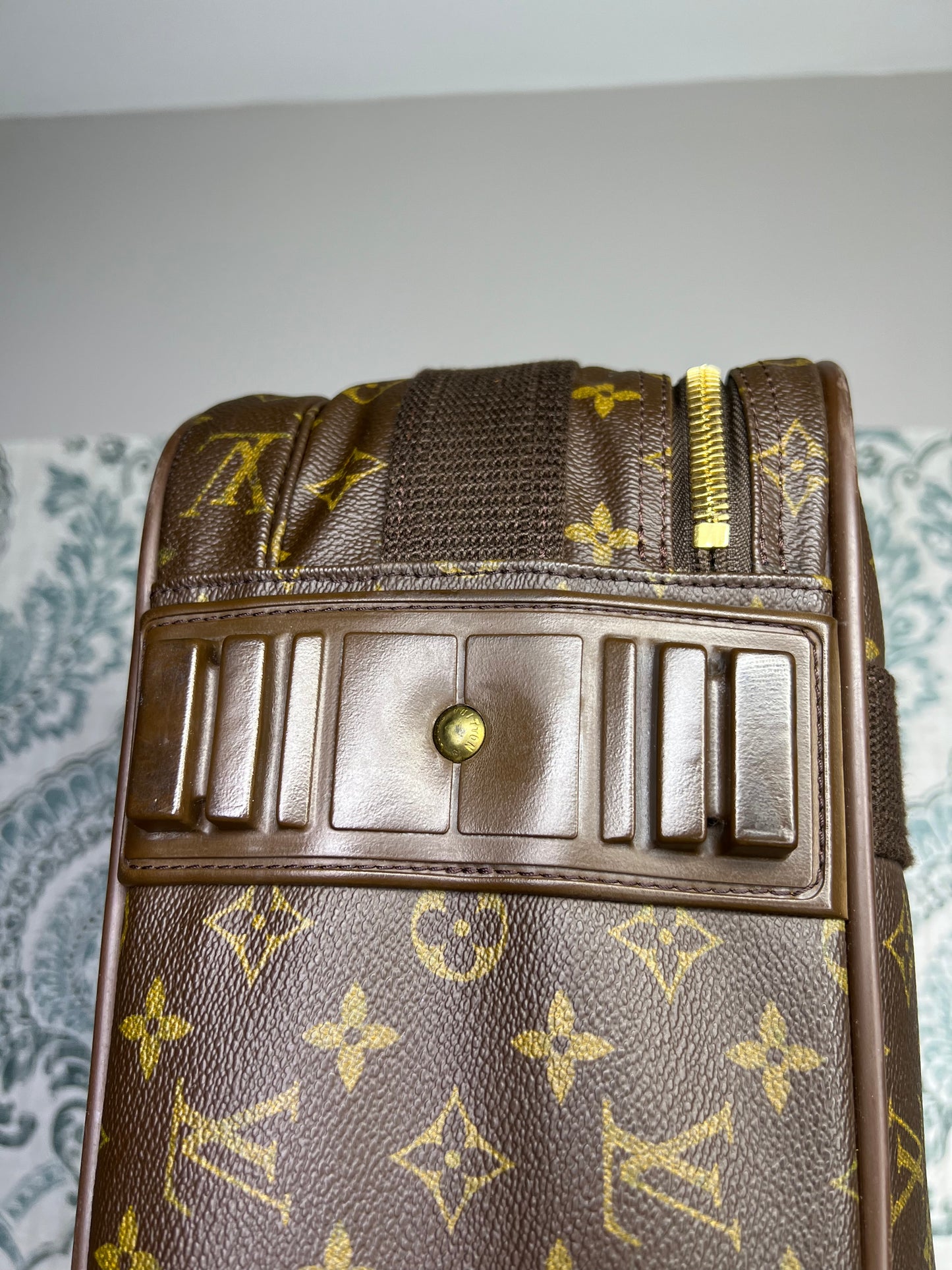 Satellite 53 Suit Case