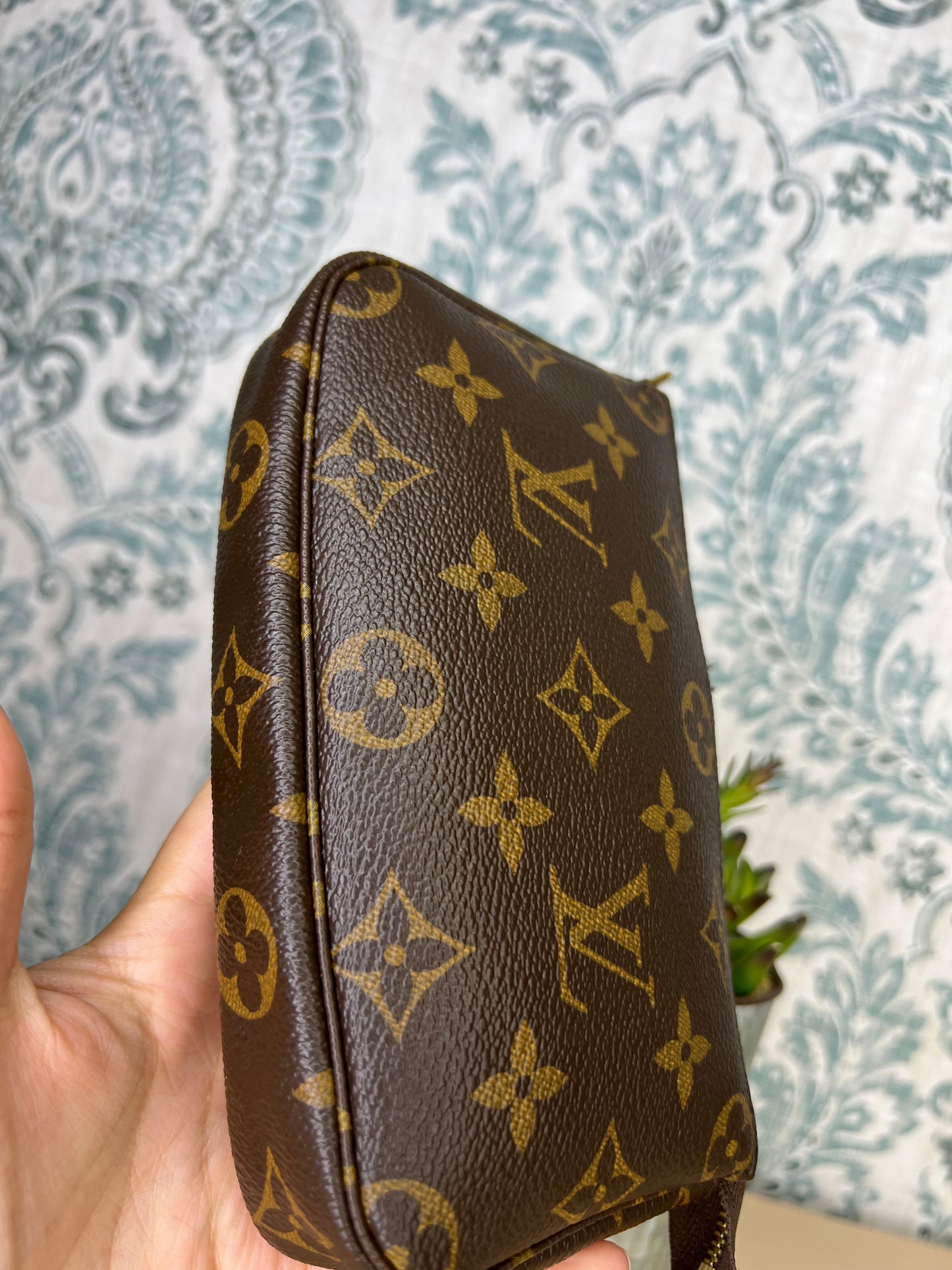 Louis Vuitton Monogram Bucket Pochette