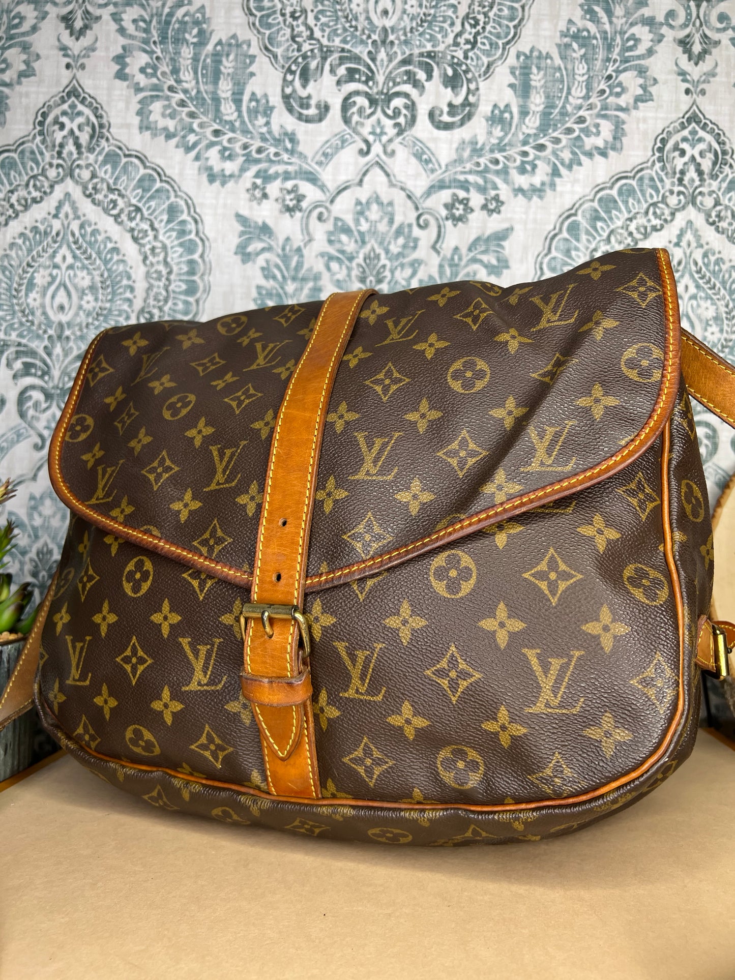 Louis Vuitton Saumur 35