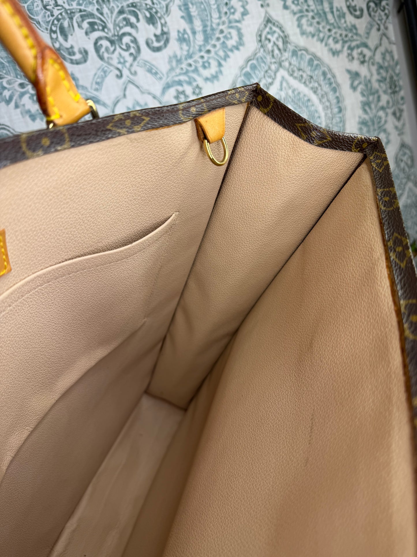 Louis Vuitton Sac Plat