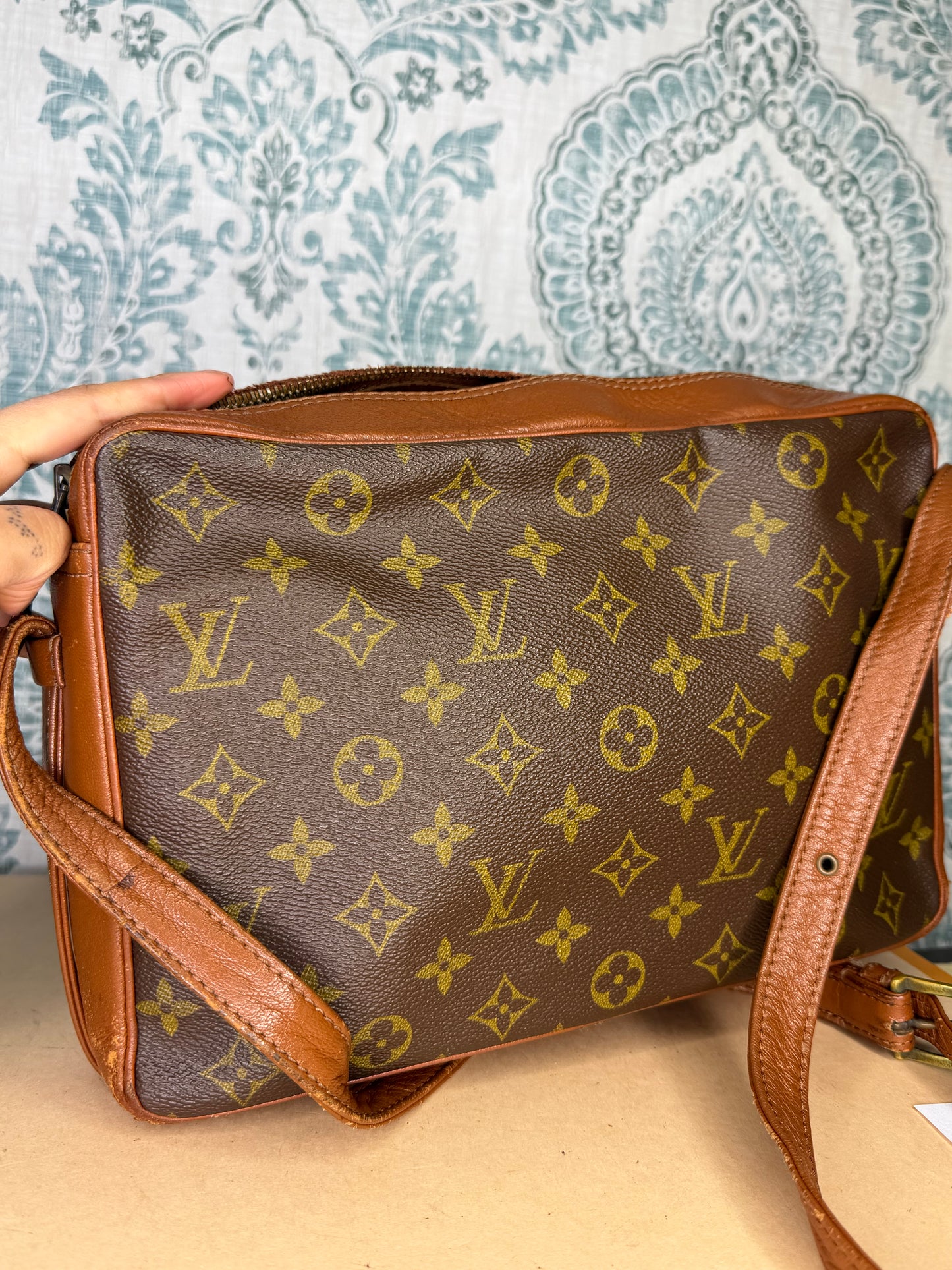 Louis Vuitton Sac Bandouliere 30 (needs new zipper)