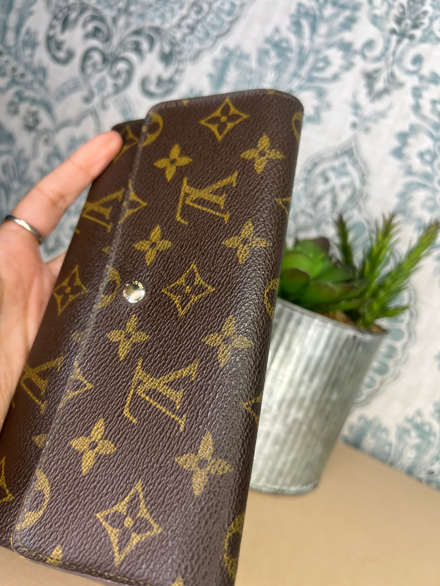 Louis Vuitton Monogram Sarah Wallet