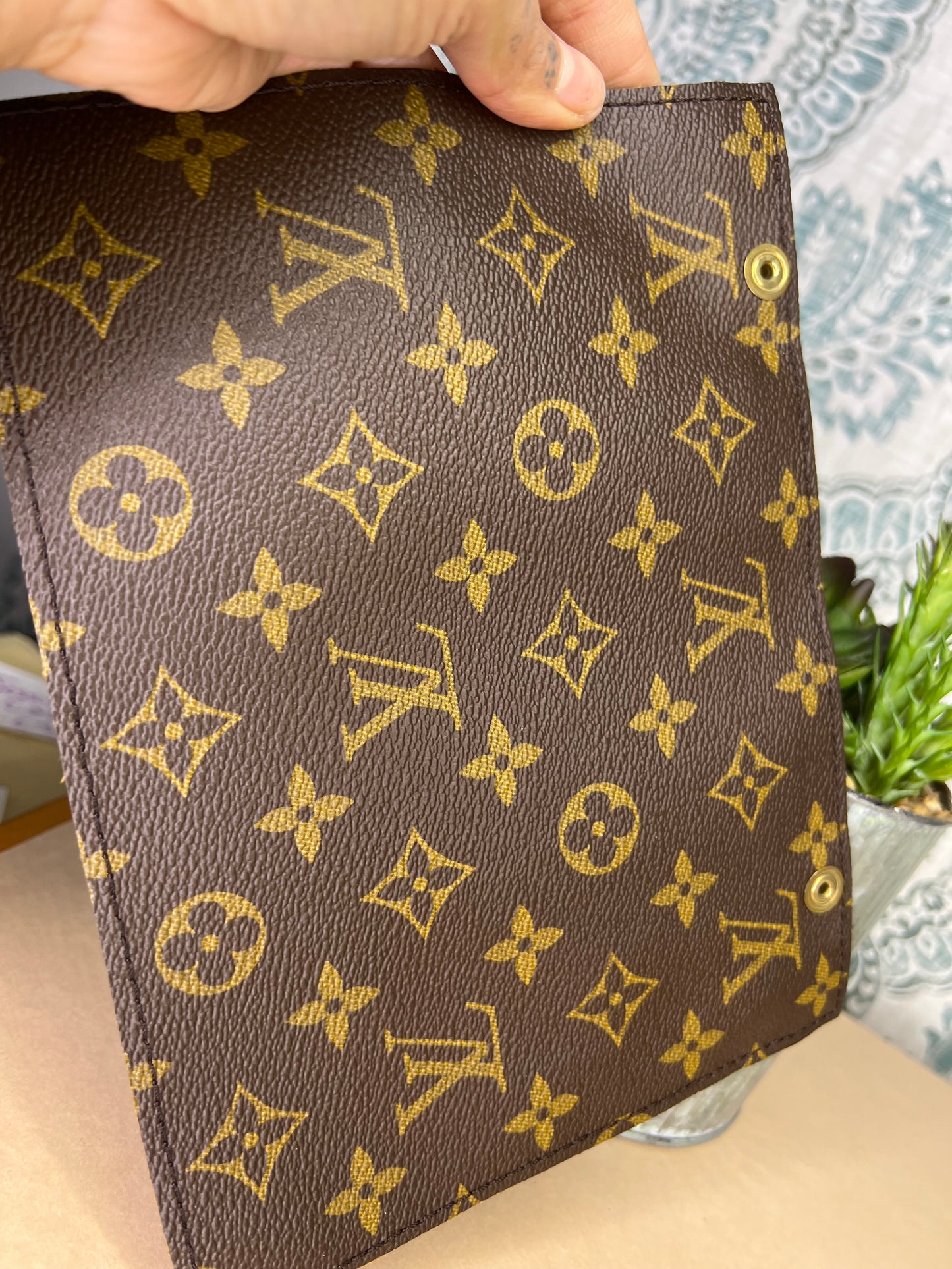 Louis Vuitton Randonnee Pouch H8