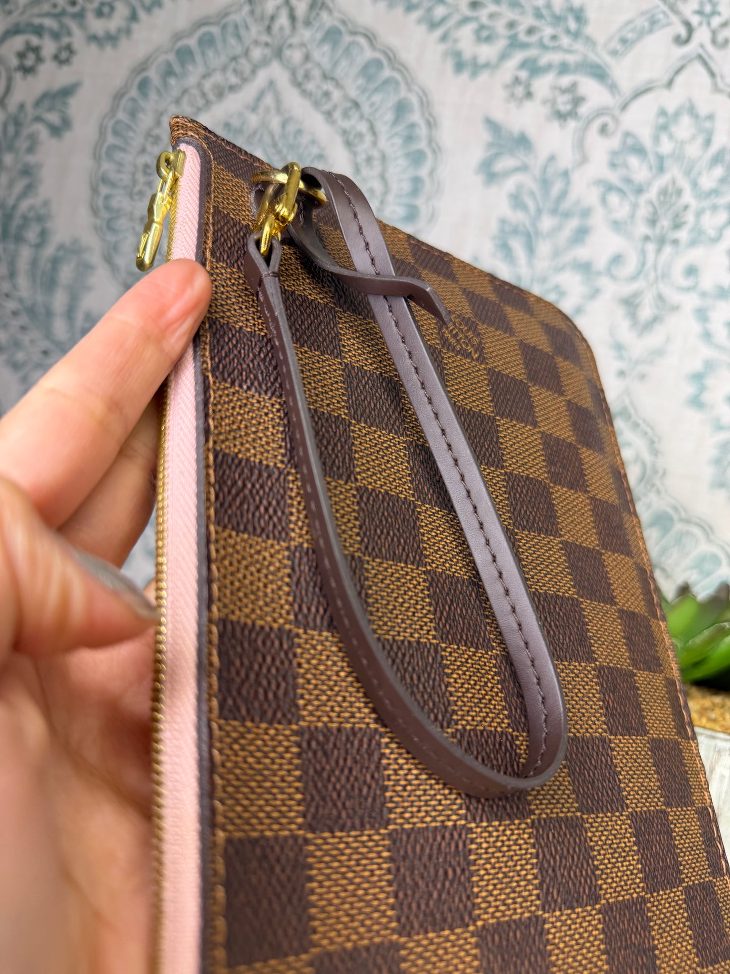 Louis Vuitton Neverfull Pouch Damier Ebene