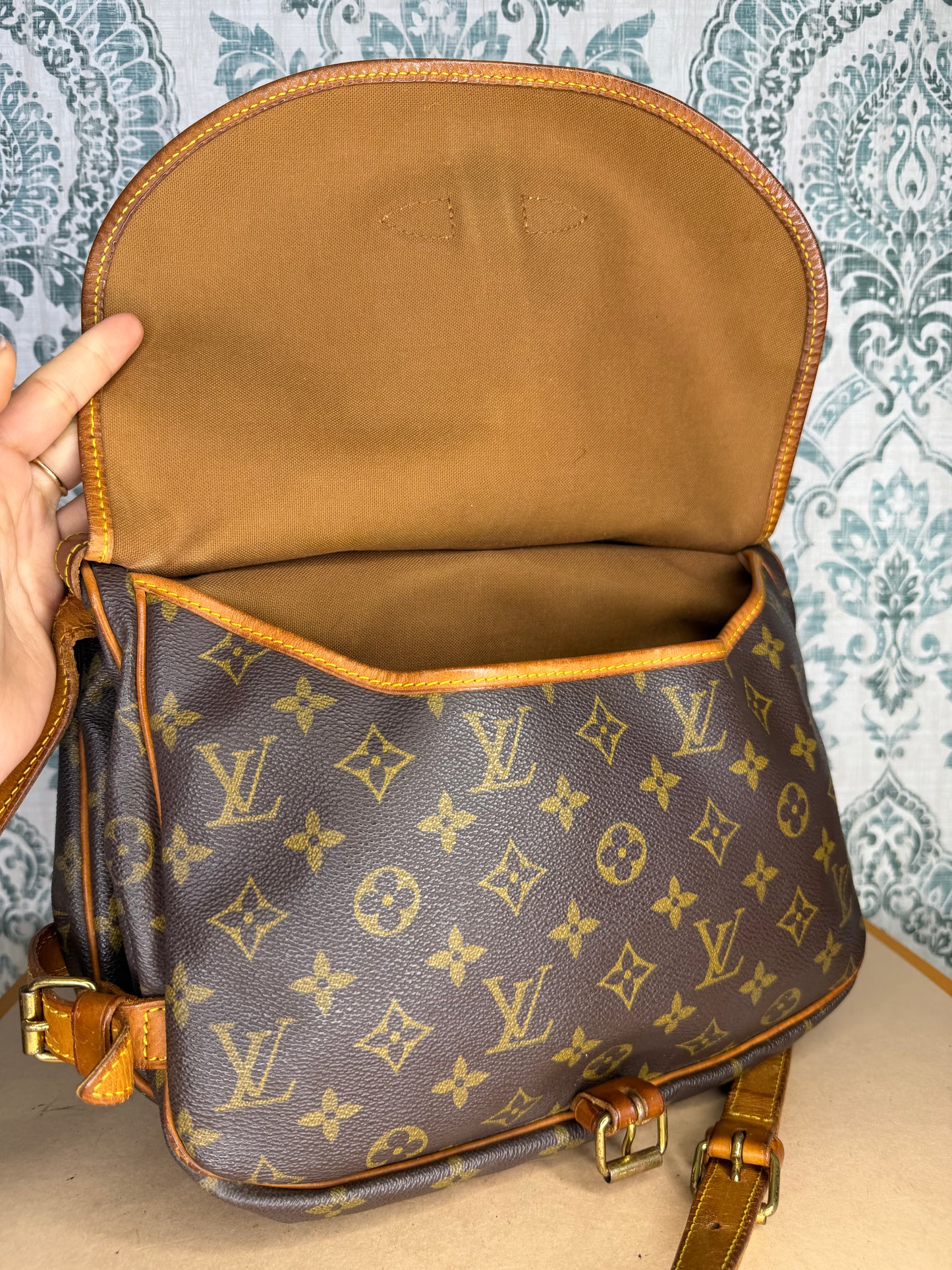 Louis Vuitton Saumur 30