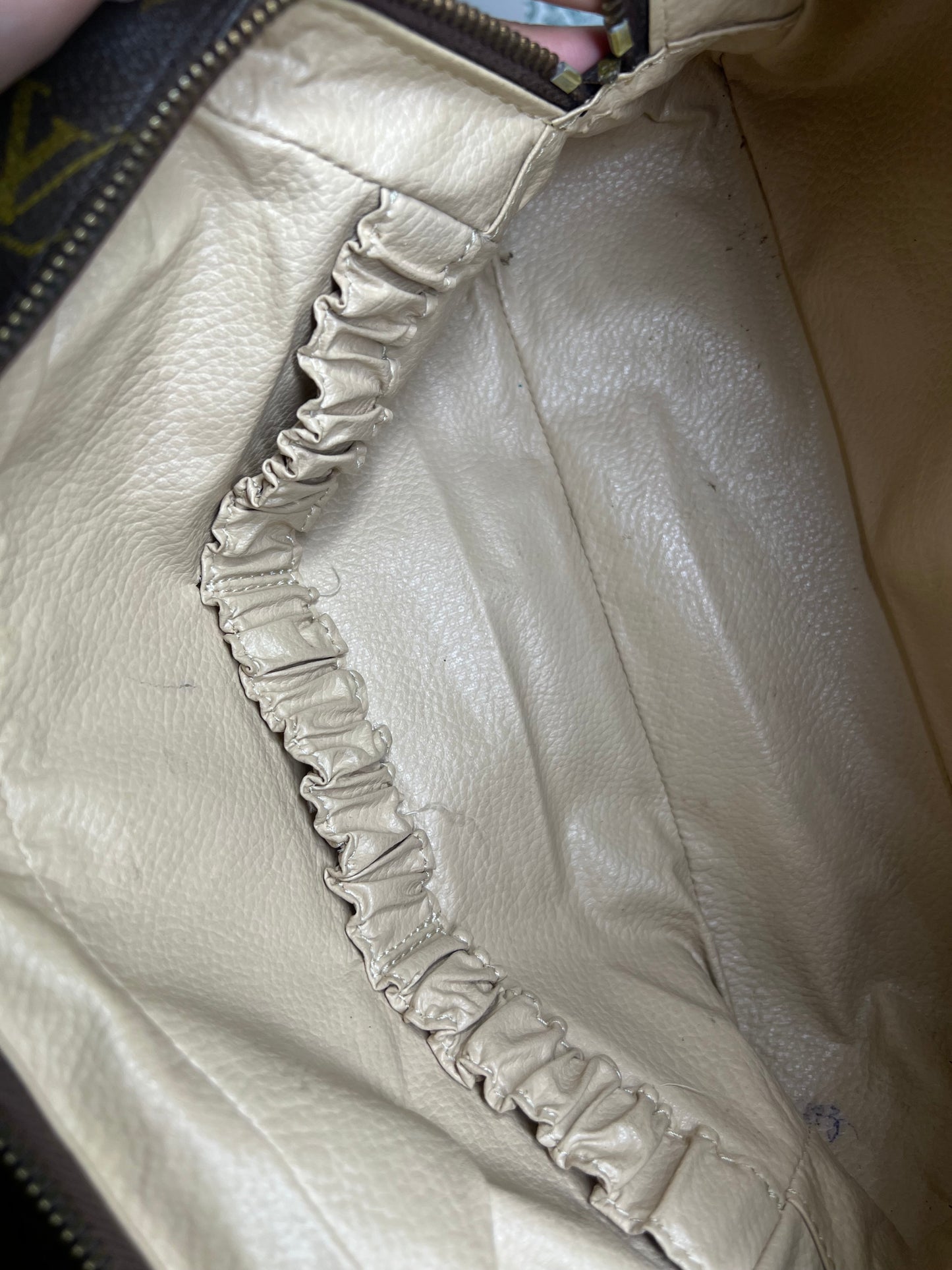 Louis Vuitton Trousse 28